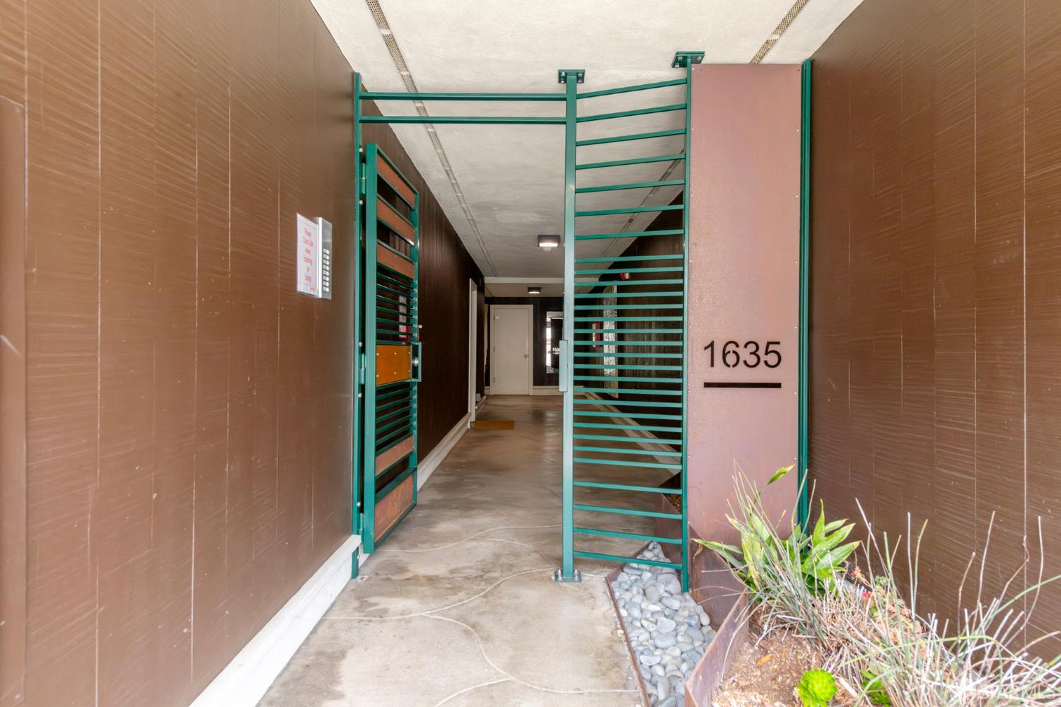 Photo #5: 425060155 Listing 