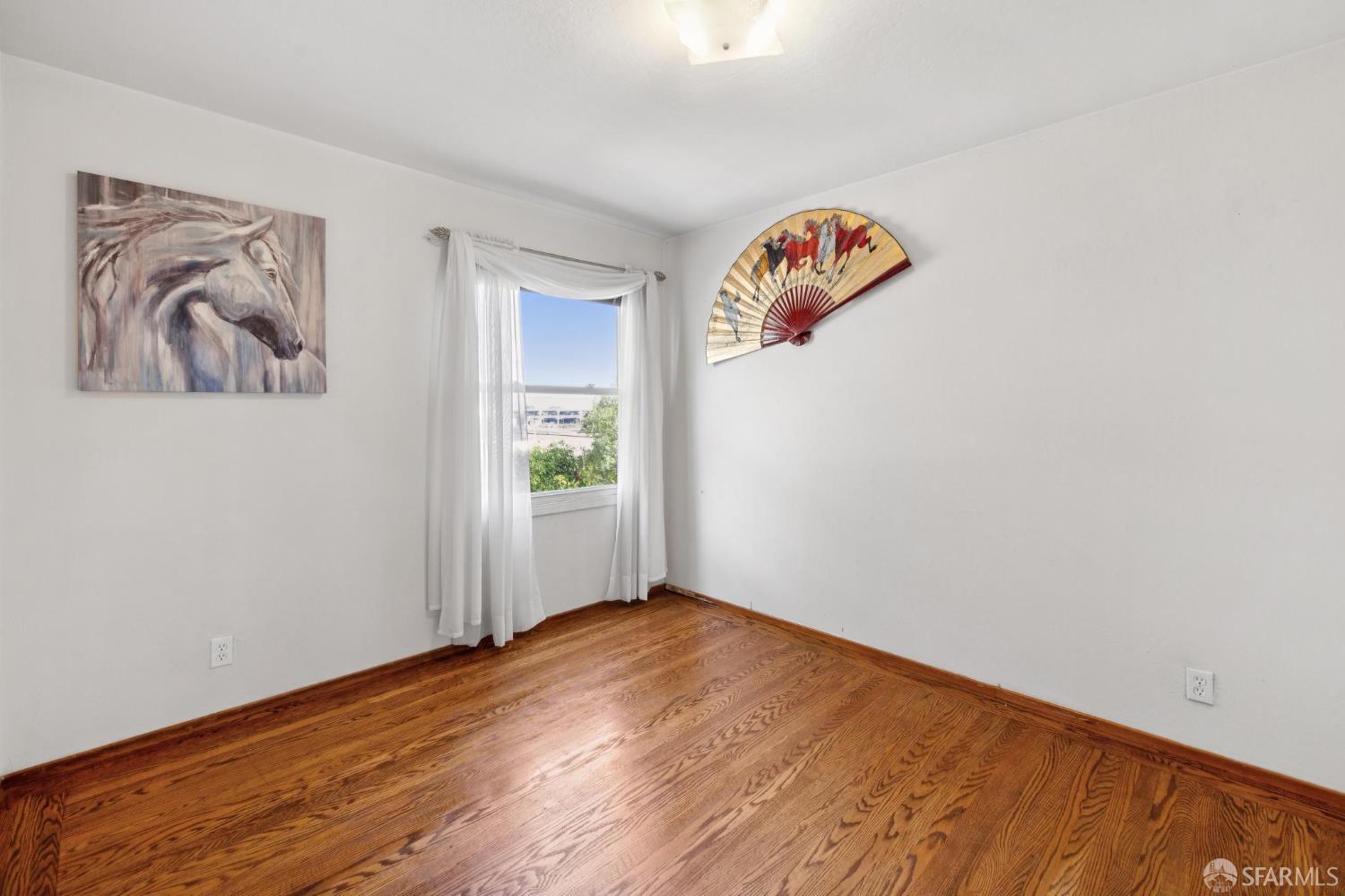 Detail Gallery Image 13 of 28 For 151 Putnam St, San Francisco,  CA 94110 - 2 Beds | 1 Baths