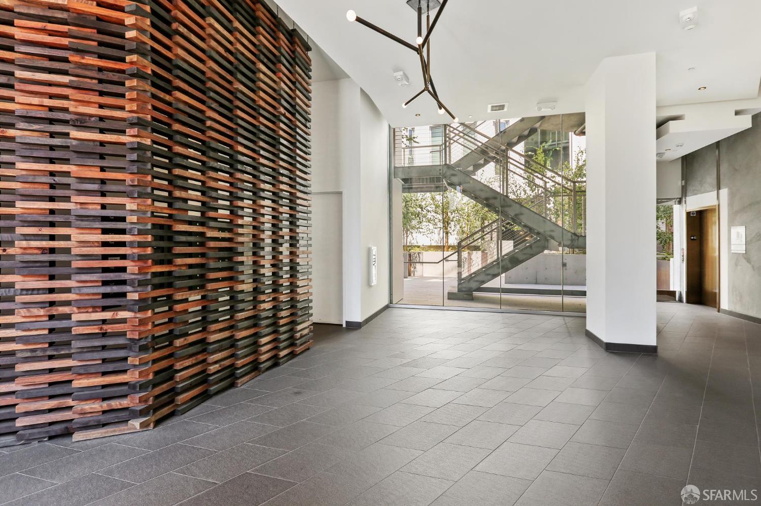 Photo #3: 425063642 Listing 