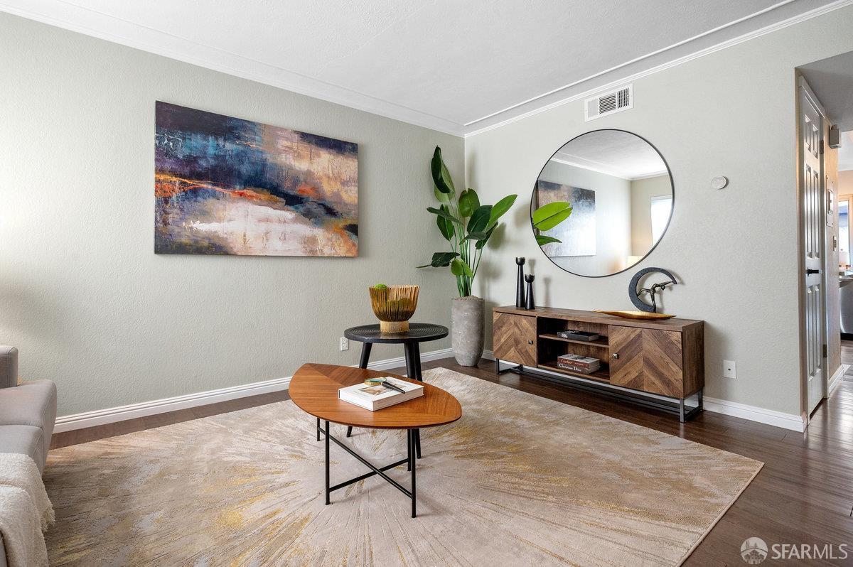 Detail Gallery Image 2 of 34 For 2369 Mabury Rd, San Jose,  CA 95133 - 2 Beds | 1/1 Baths