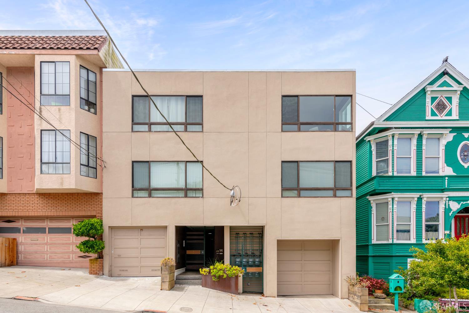 More Details about MLS # 425060155 : 1635 10TH AVENUE #4