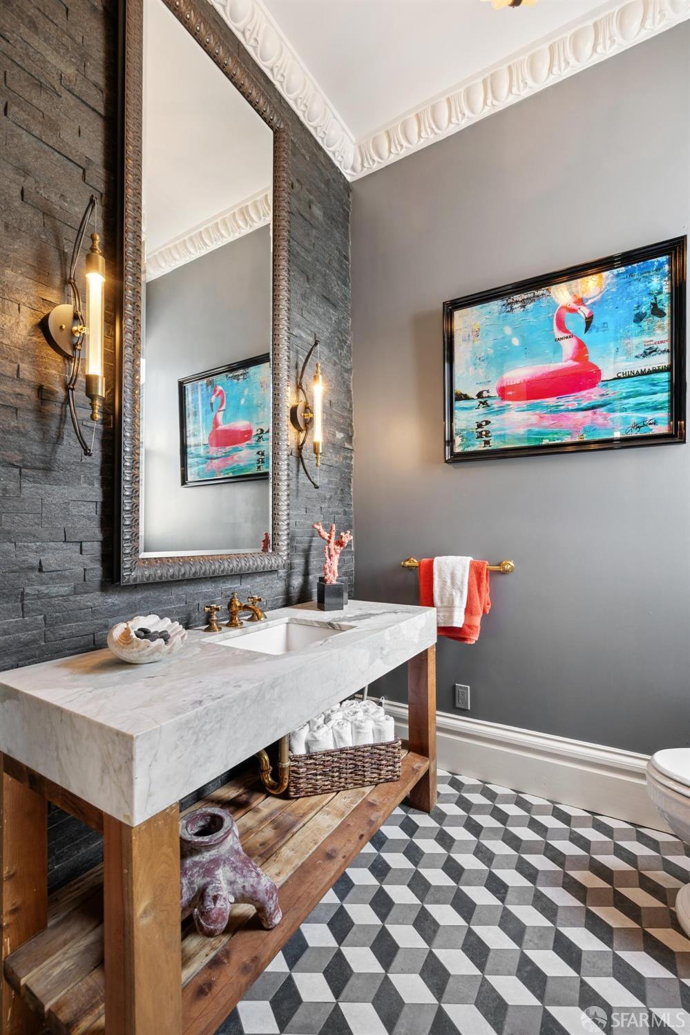 Detail Gallery Image 27 of 57 For 560 Lyon St, San Francisco,  CA 94117 - 4 Beds | 2/1 Baths