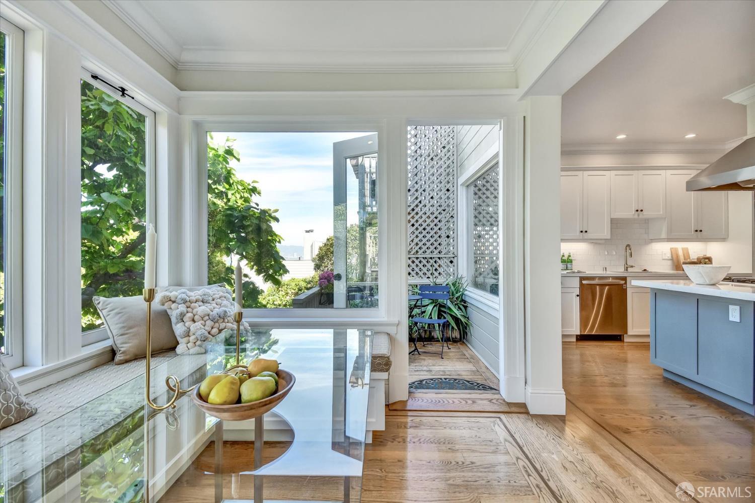Detail Gallery Image 11 of 61 For 1028 Lombard St, San Francisco,  CA 94109 - 4 Beds | 3/1 Baths