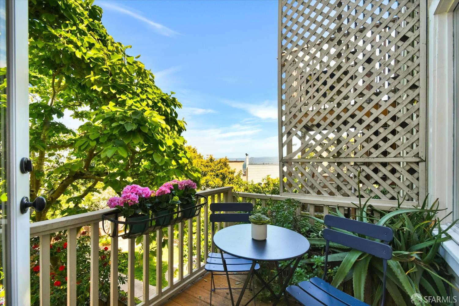 Detail Gallery Image 12 of 61 For 1028 Lombard St, San Francisco,  CA 94109 - 4 Beds | 3/1 Baths