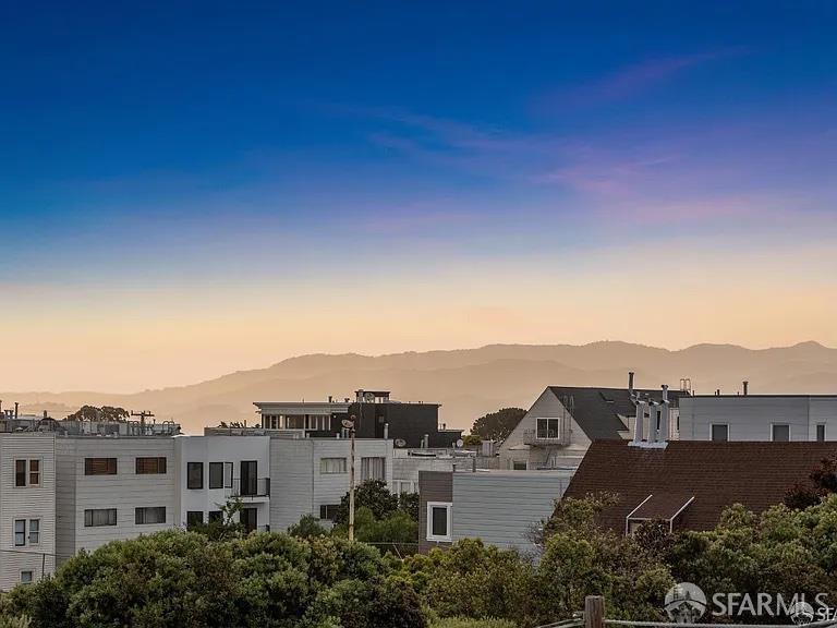 Detail Gallery Image 15 of 87 For 172 18th Ave, San Francisco,  CA 94121 - – Beds | – Baths