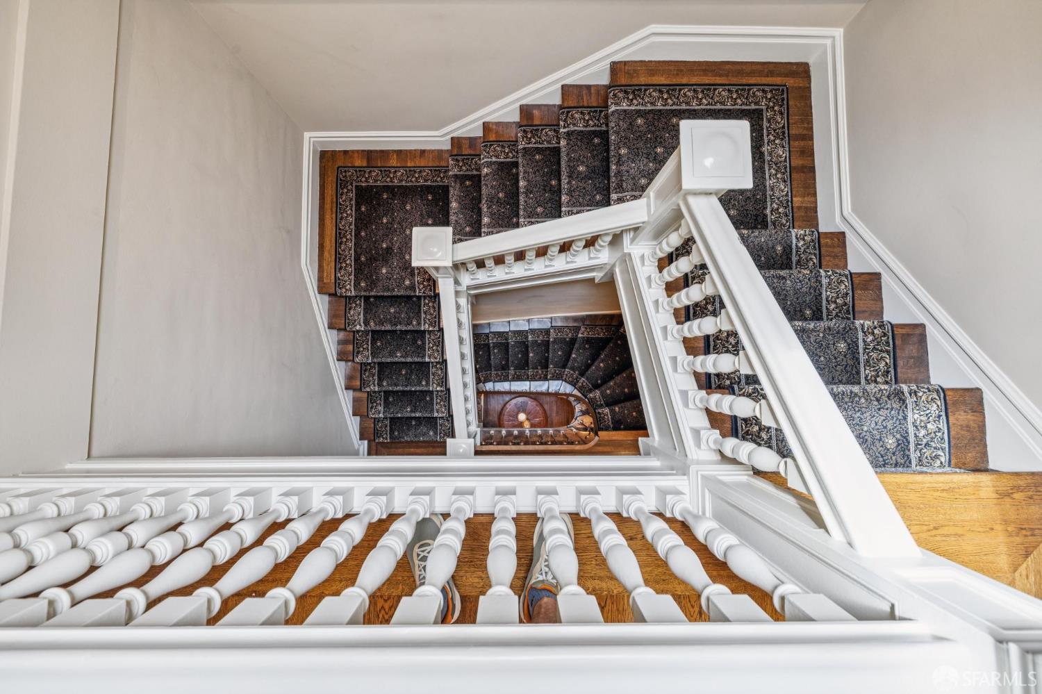 Detail Gallery Image 41 of 65 For 2518 Filbert St, San Francisco,  CA 94123 - 4 Beds | 3/1 Baths