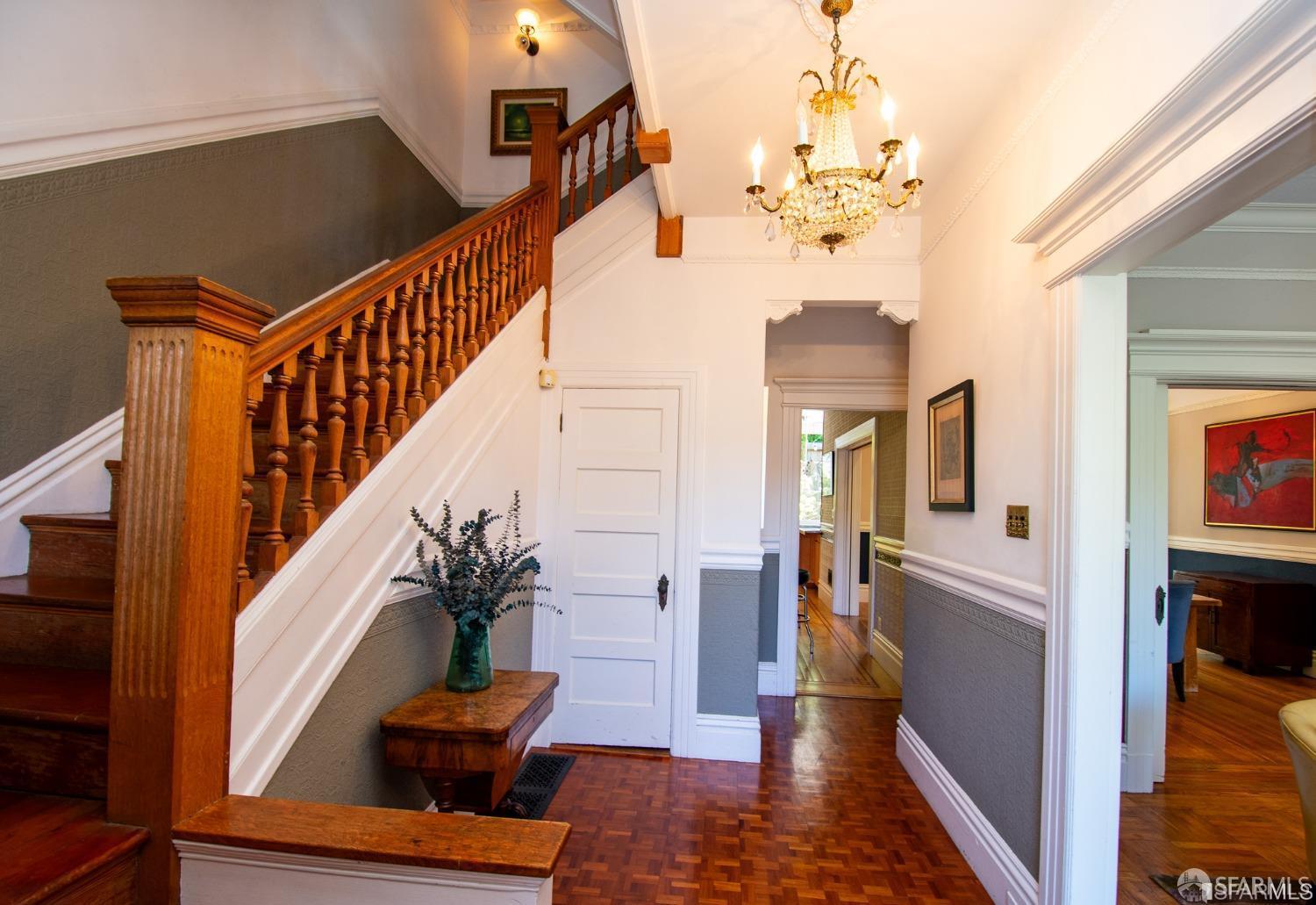 Detail Gallery Image 4 of 28 For 220 Downey St, San Francisco,  CA 94117 - 6 Beds | 4 Baths