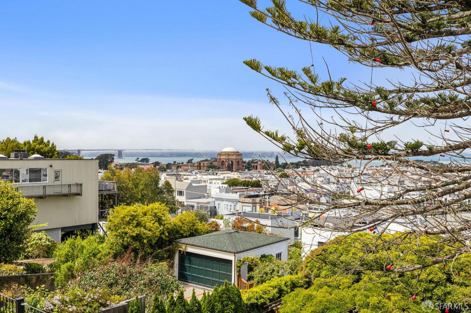 Detail Gallery Image 27 of 65 For 2518 Filbert St, San Francisco,  CA 94123 - 4 Beds | 3/1 Baths