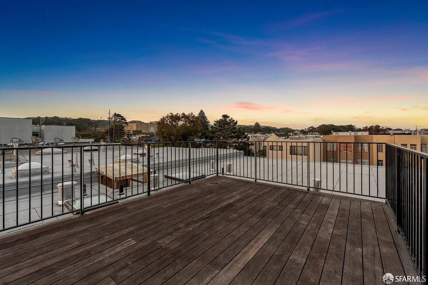 Detail Gallery Image 14 of 87 For 172 18th Ave, San Francisco,  CA 94121 - – Beds | – Baths