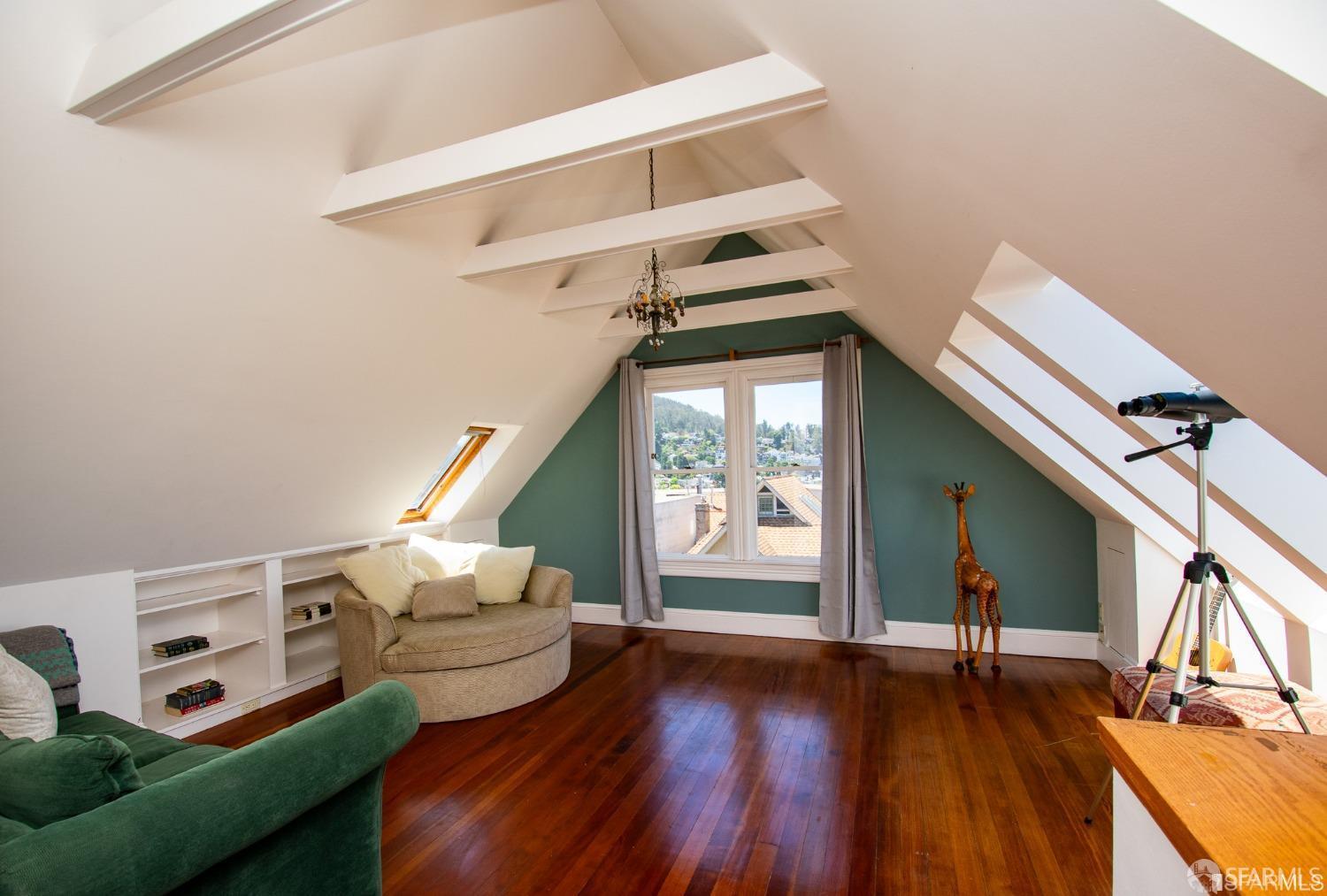 Detail Gallery Image 15 of 28 For 220 Downey St, San Francisco,  CA 94117 - 6 Beds | 4 Baths