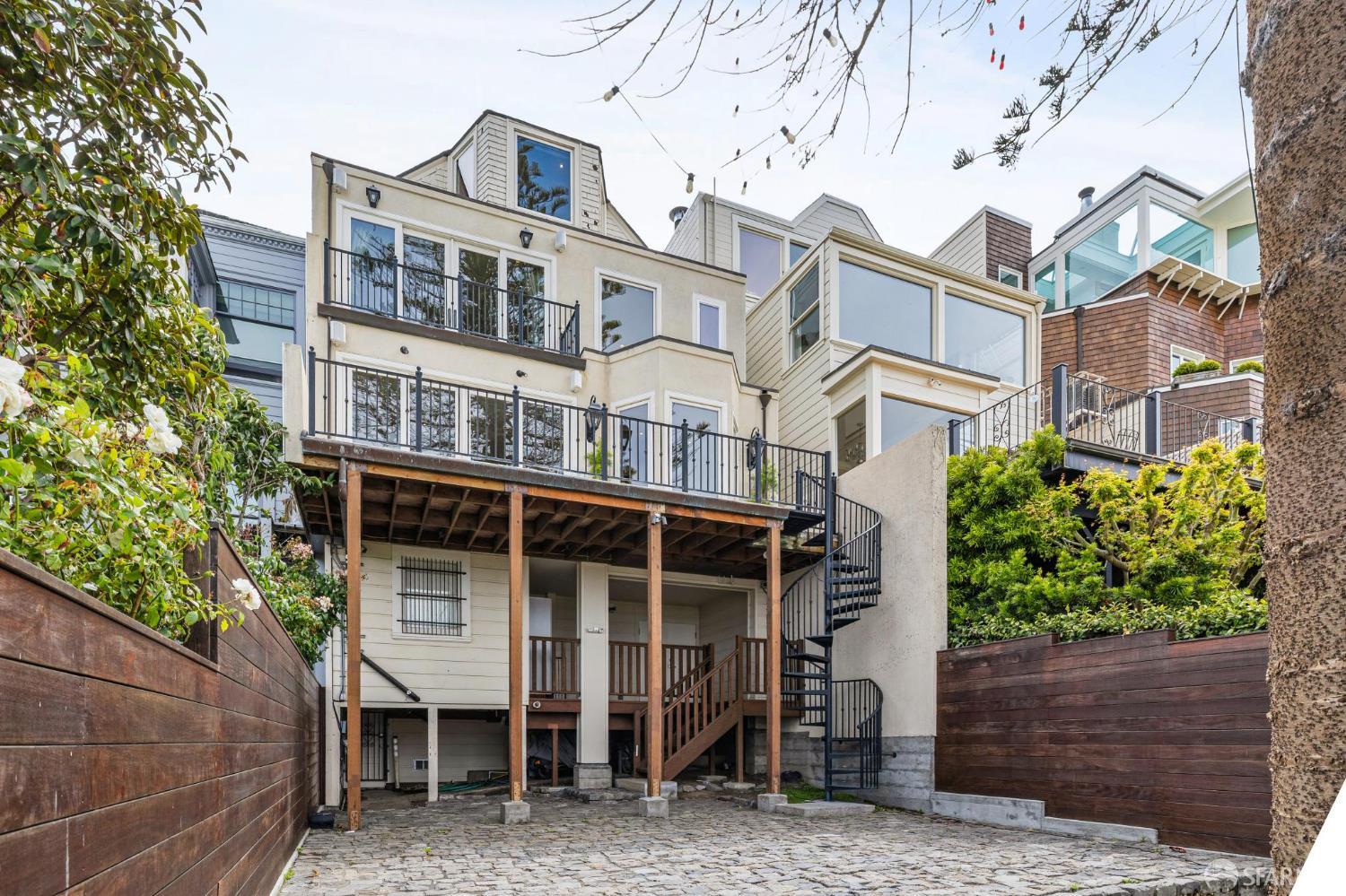 Detail Gallery Image 62 of 65 For 2518 Filbert St, San Francisco,  CA 94123 - 4 Beds | 3/1 Baths