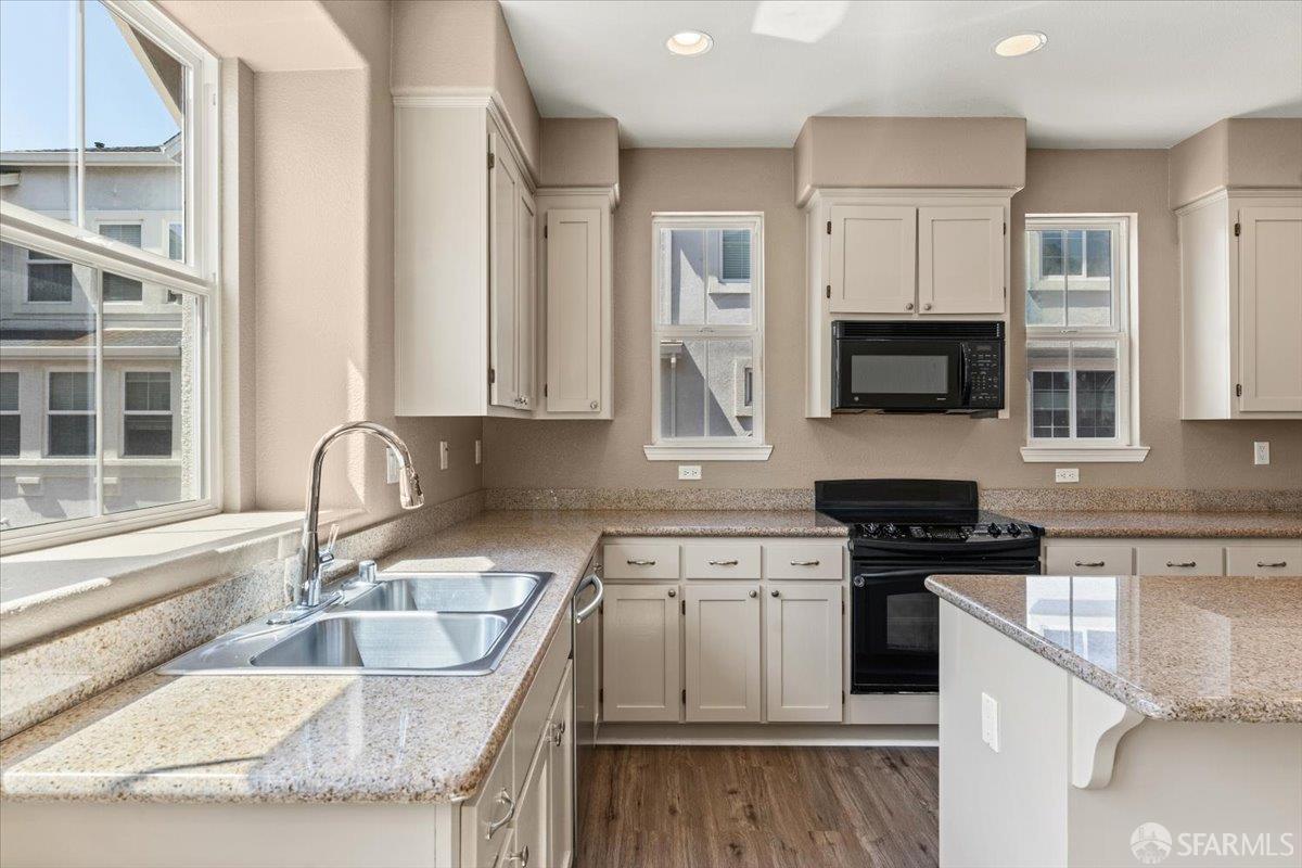 Detail Gallery Image 26 of 61 For 2933 1st St #1004,  Livermore,  CA 94550 - 3 Beds | 2/1 Baths