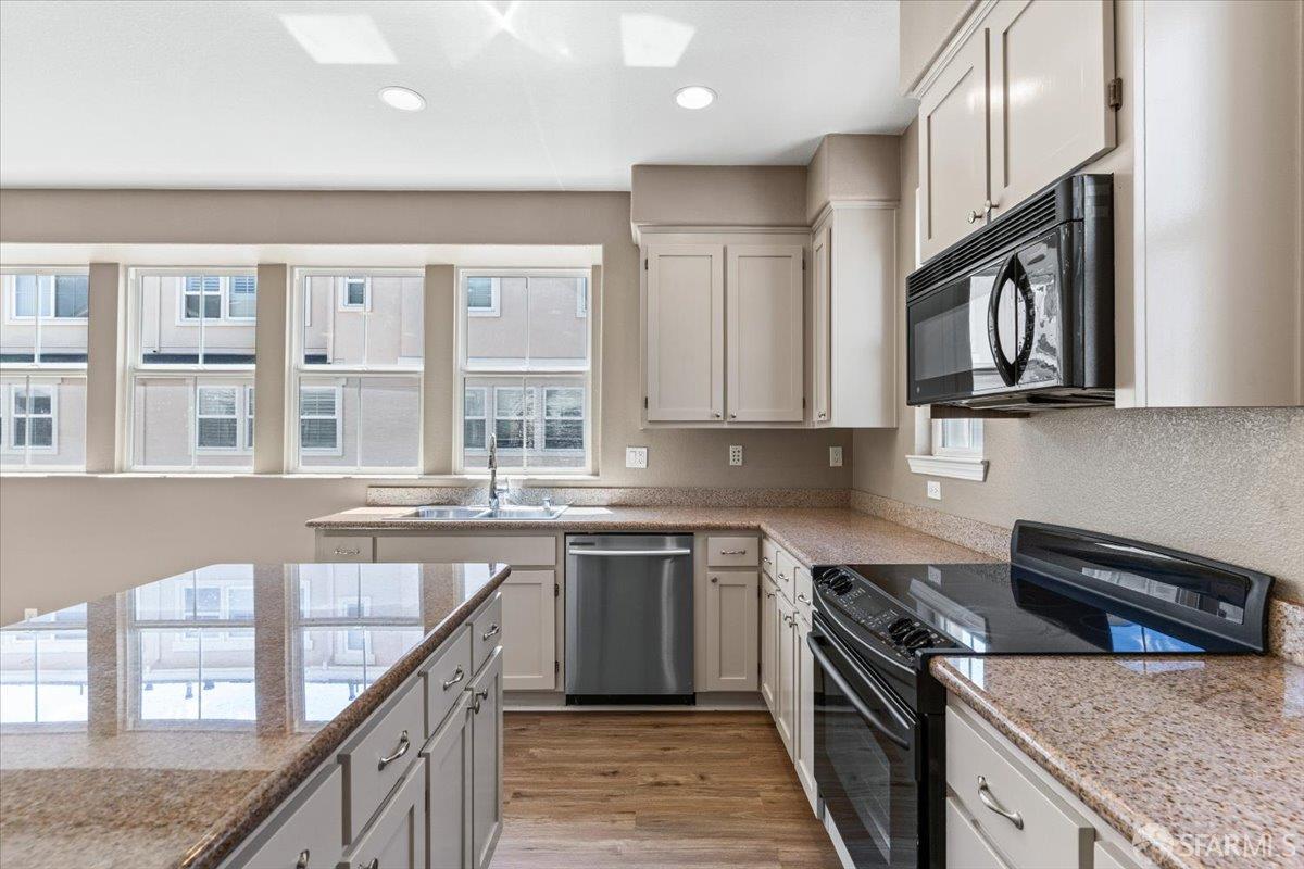 Detail Gallery Image 27 of 61 For 2933 1st St #1004,  Livermore,  CA 94550 - 3 Beds | 2/1 Baths