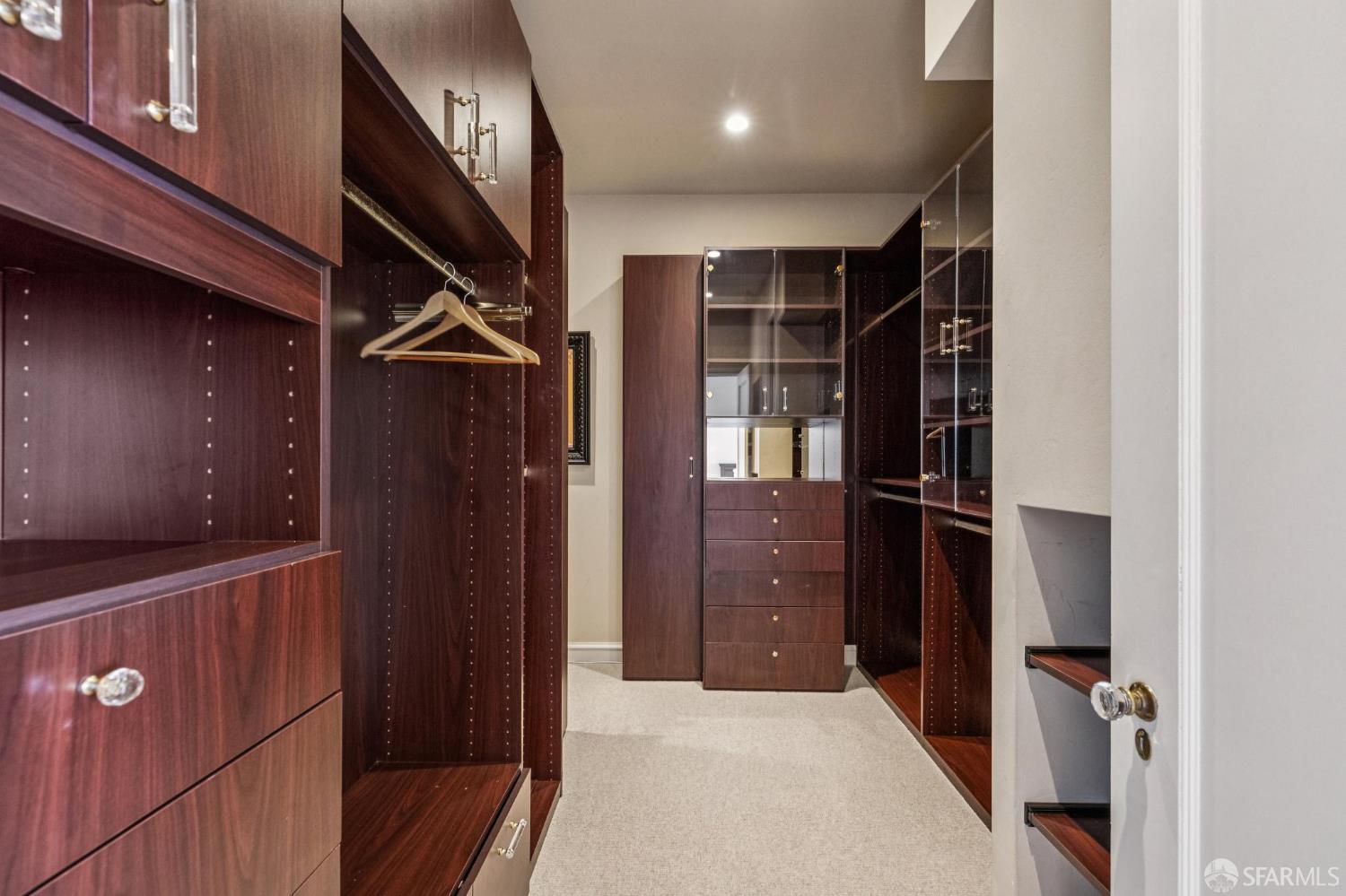 Detail Gallery Image 34 of 65 For 2518 Filbert St, San Francisco,  CA 94123 - 4 Beds | 3/1 Baths