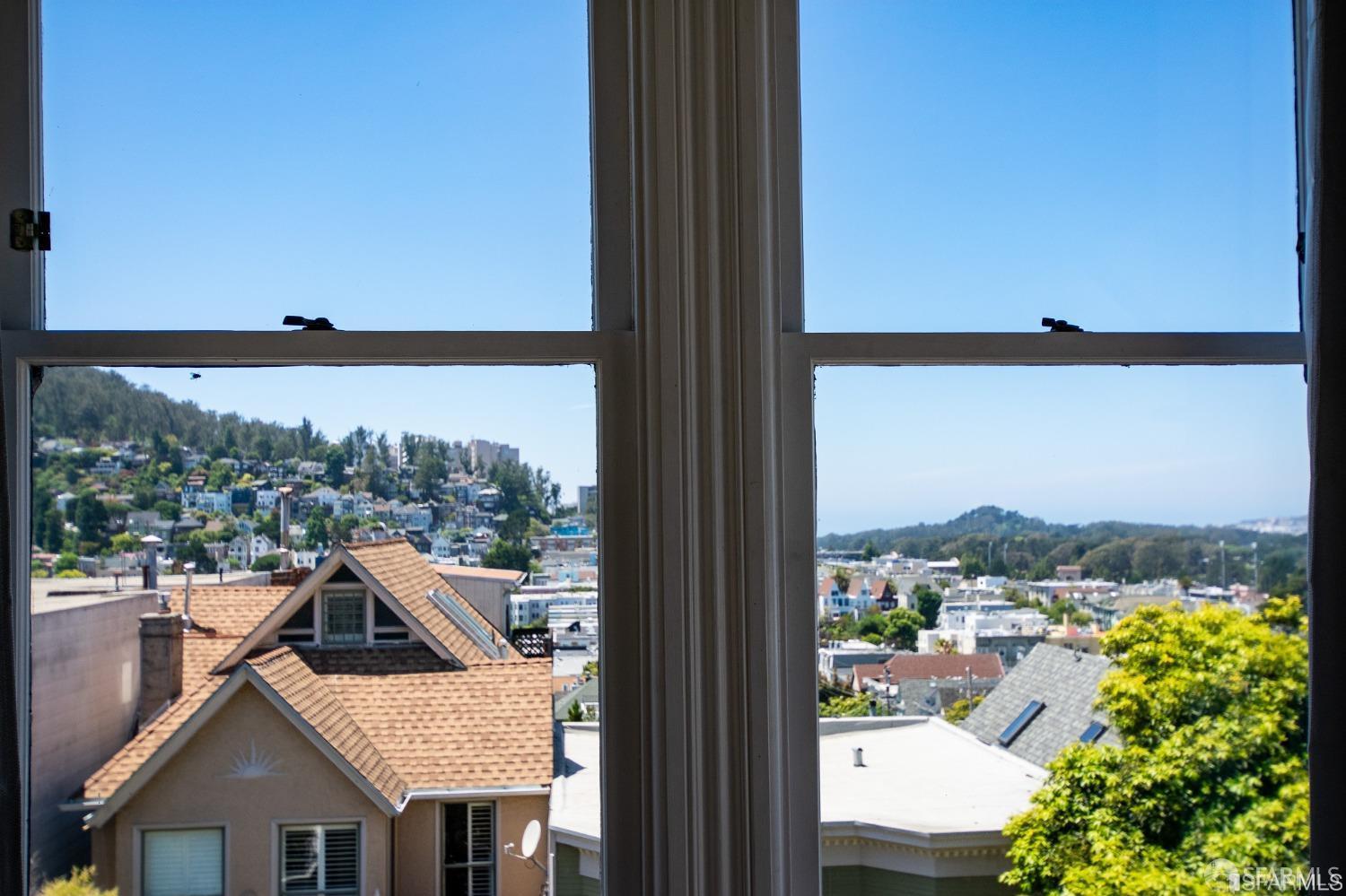 Detail Gallery Image 18 of 28 For 220 Downey St, San Francisco,  CA 94117 - 6 Beds | 4 Baths