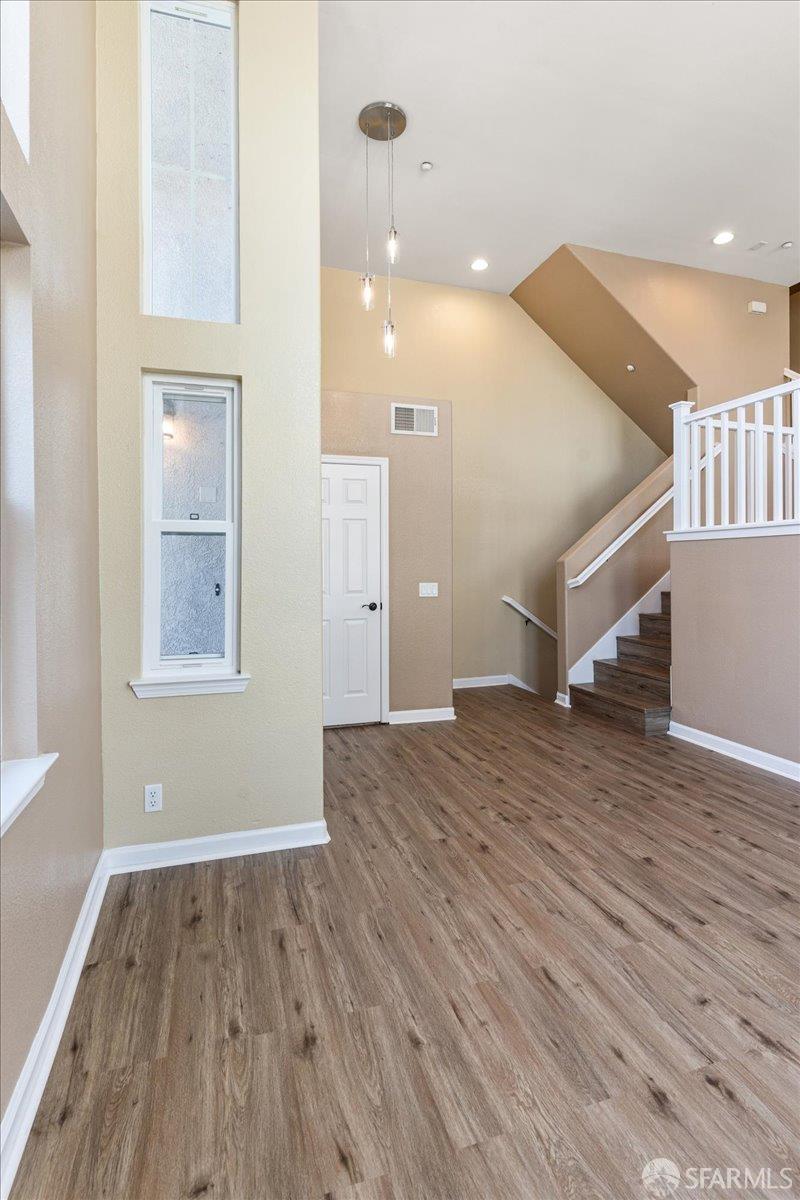 Detail Gallery Image 10 of 61 For 2933 1st St #1004,  Livermore,  CA 94550 - 3 Beds | 2/1 Baths