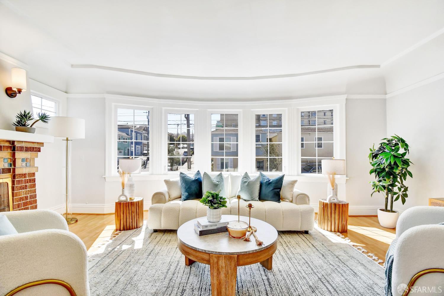 Detail Gallery Image 2 of 60 For 900 Huron Ave, San Francisco,  CA 94112 - 4 Beds | 3 Baths