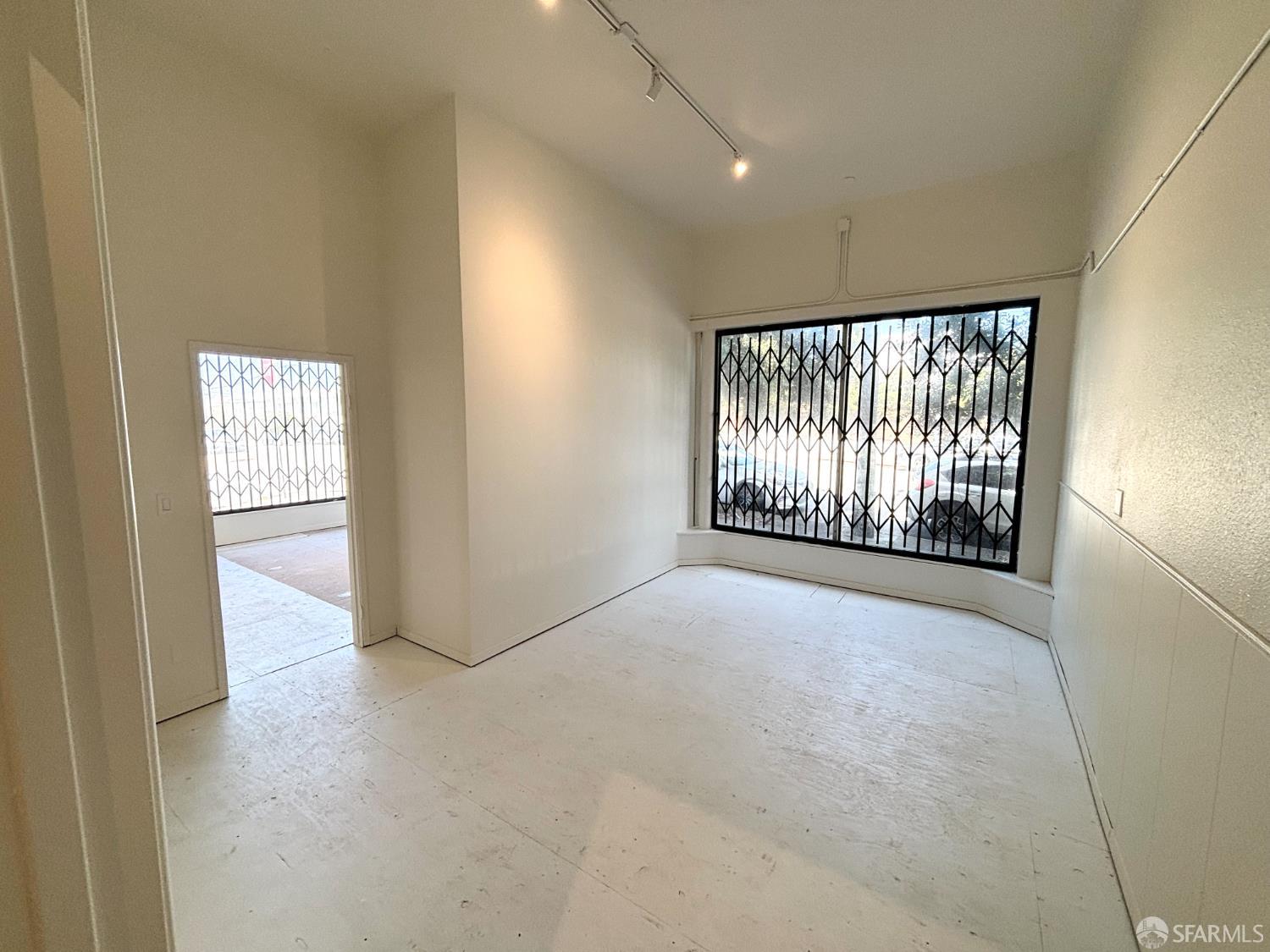 Detail Gallery Image 3 of 9 For 2949 Balboa St, San Francisco,  CA 94121 - – Beds | – Baths