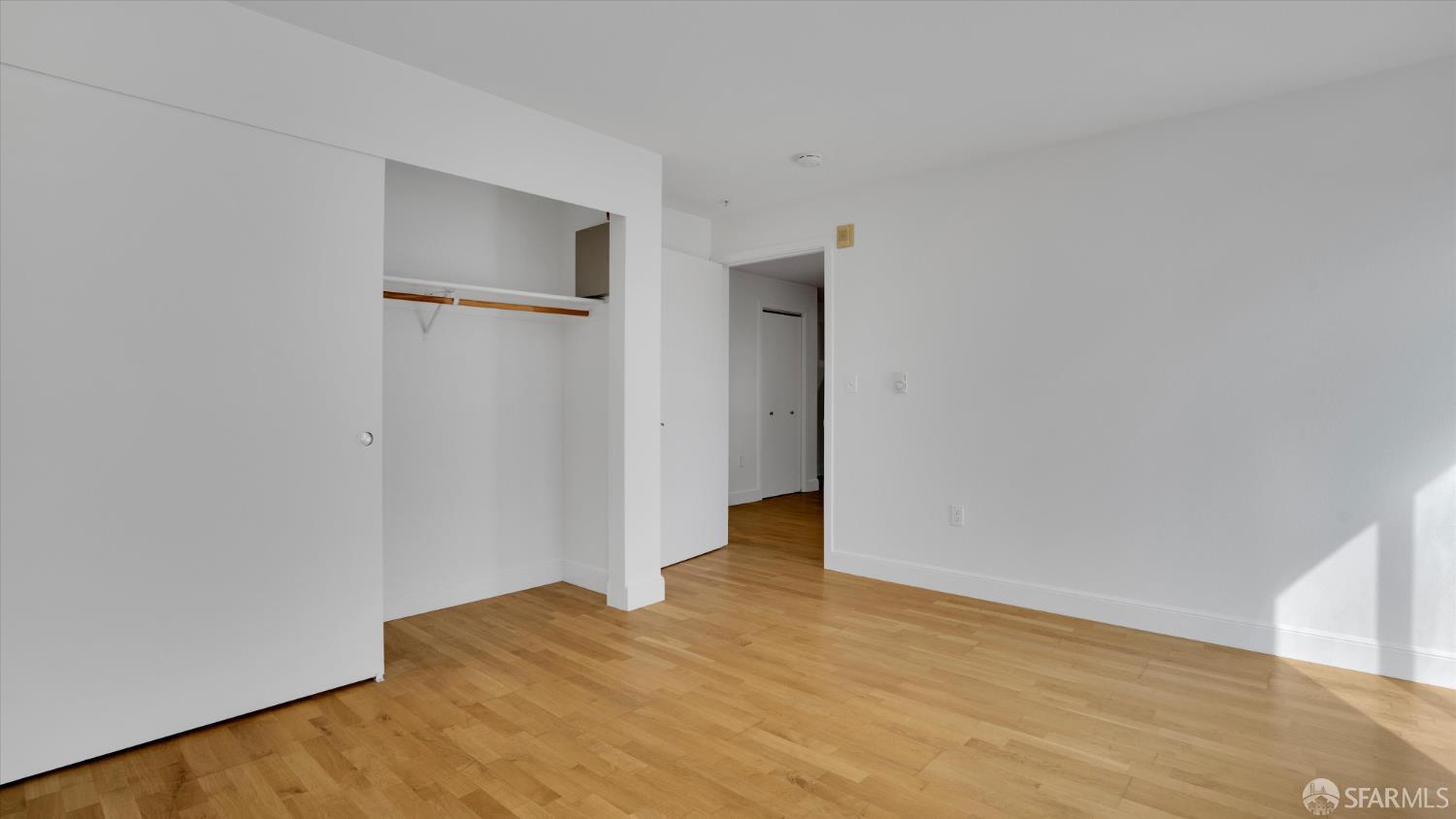 Photo #8: 425068816 Listing: Photo #8
