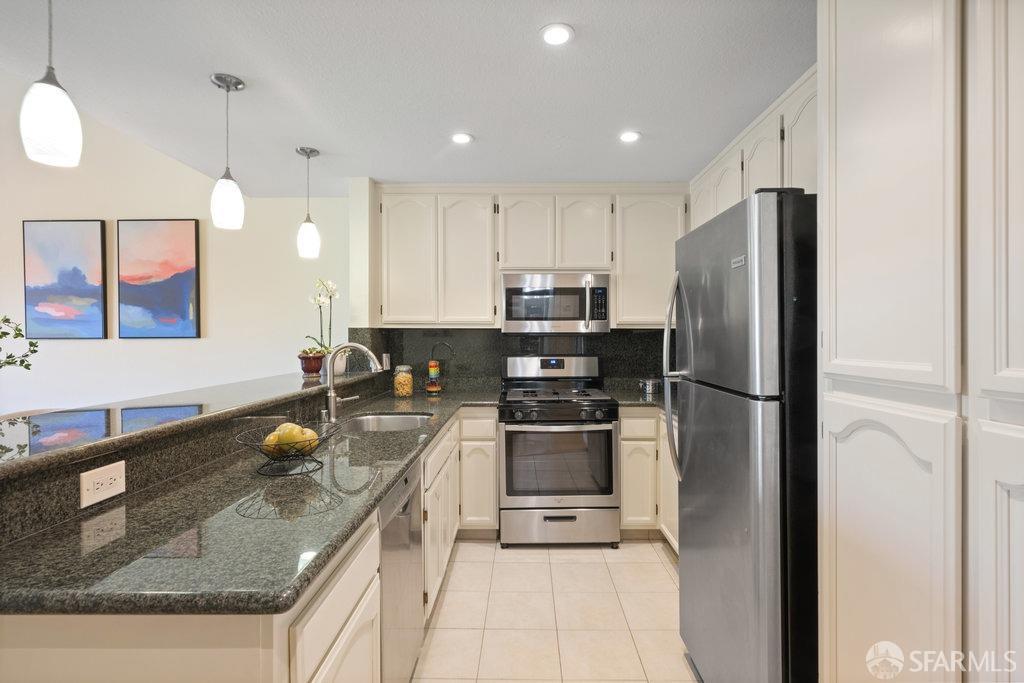 Detail Gallery Image 18 of 51 For 2411 Lupine Ct, Daly City,  CA 94014 - 3 Beds | 2 Baths