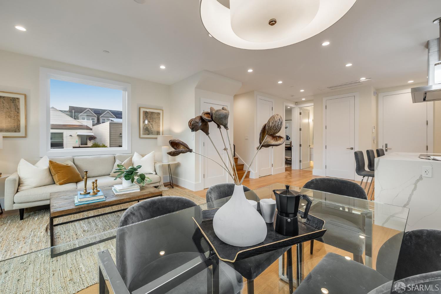 Photo #4: 425068895 Listing 