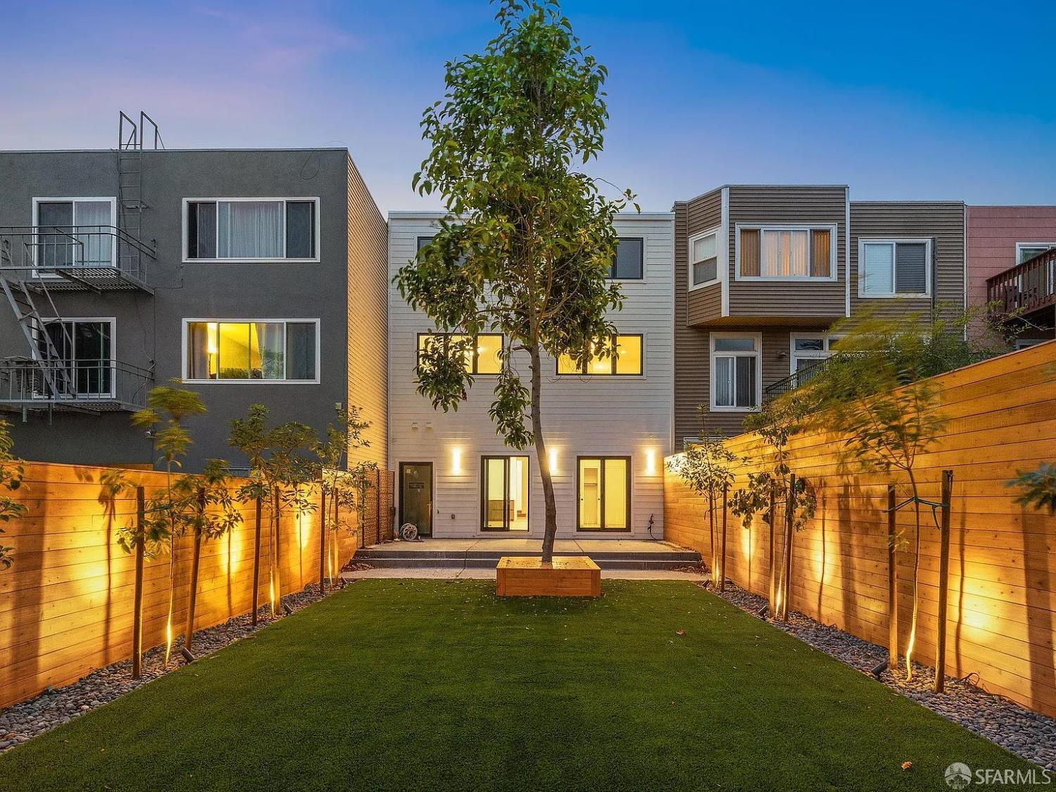 Detail Gallery Image 3 of 87 For 172 18th Ave, San Francisco,  CA 94121 - – Beds | – Baths