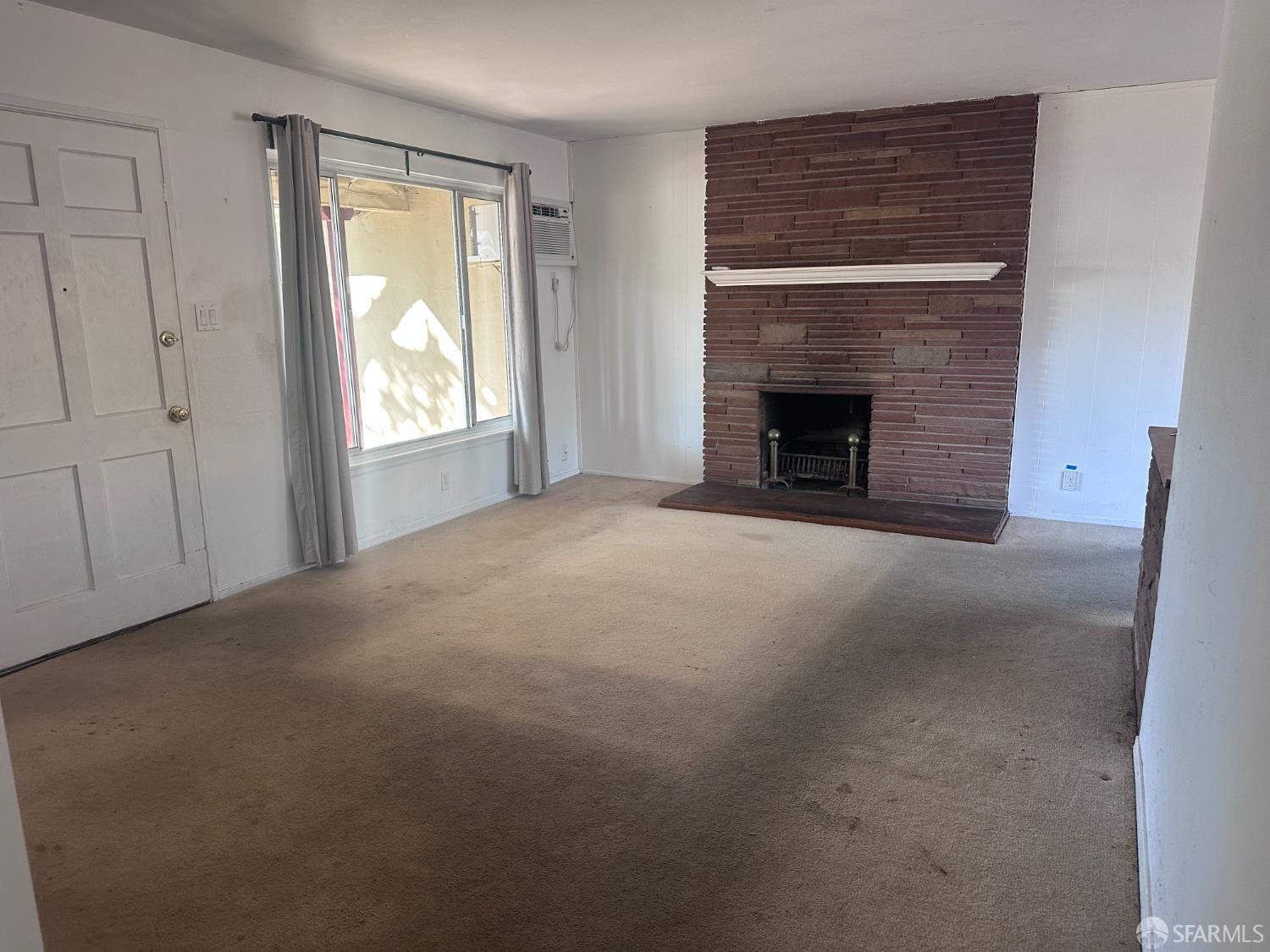 Detail Gallery Image 4 of 17 For 2425 Geraldine Dr, Pleasant Hill,  CA 94523 - 3 Beds | 1 Baths