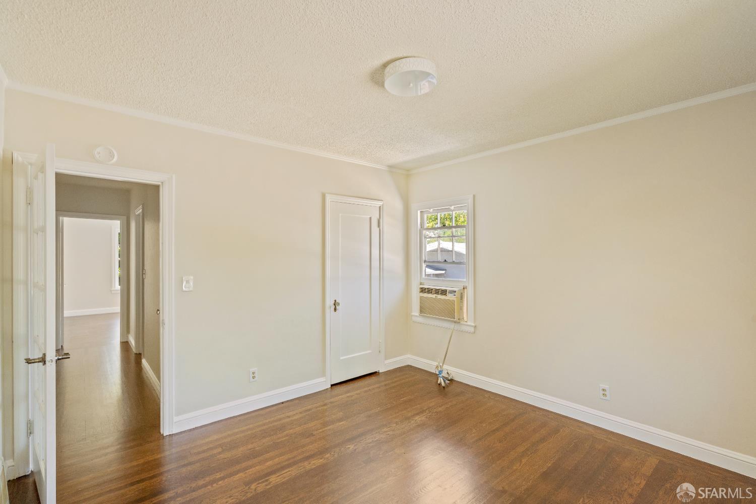 Detail Gallery Image 24 of 40 For 1232 Capuchino Ave, Burlingame,  CA 94010 - 2 Beds | 1/1 Baths