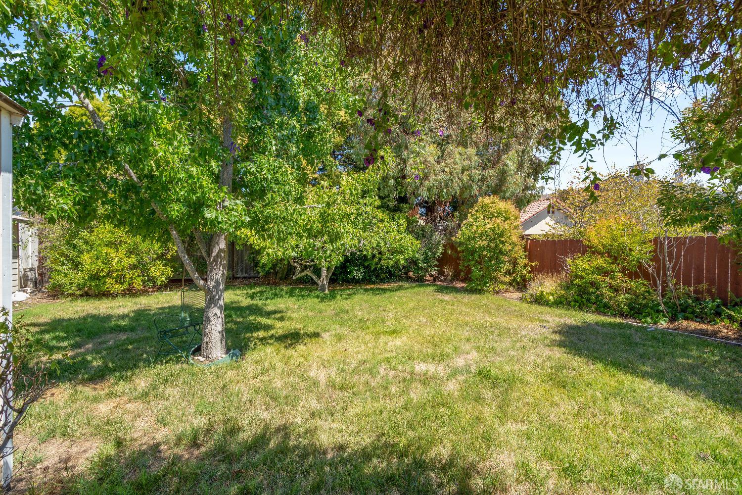 Detail Gallery Image 31 of 40 For 1232 Capuchino Ave, Burlingame,  CA 94010 - 2 Beds | 1/1 Baths