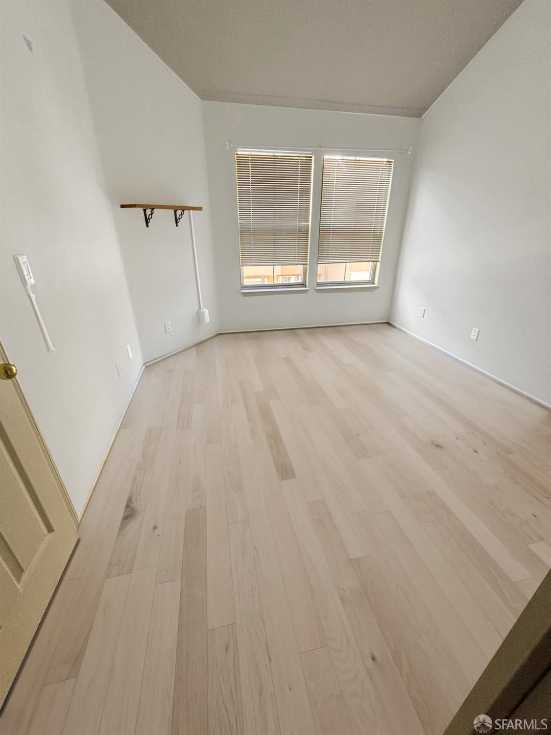 Detail Gallery Image 7 of 12 For 441 Camille Cir #13,  San Jose,  CA 95134 - 3 Beds | 2/1 Baths