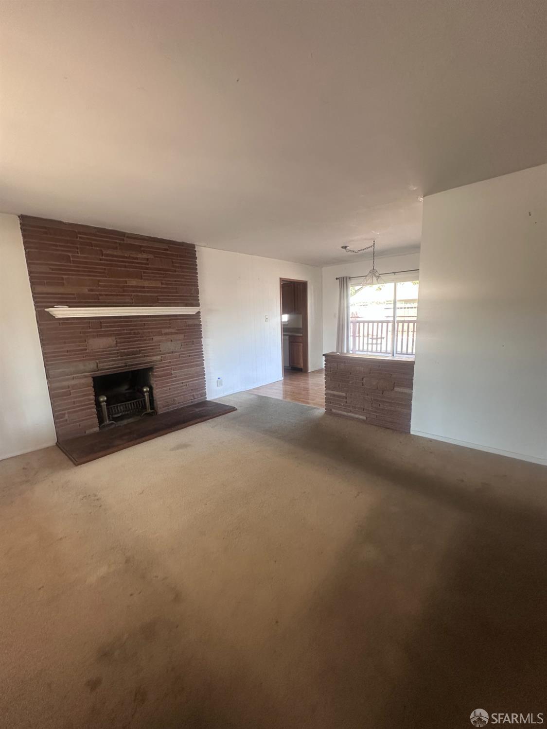 Detail Gallery Image 3 of 17 For 2425 Geraldine Dr, Pleasant Hill,  CA 94523 - 3 Beds | 1 Baths