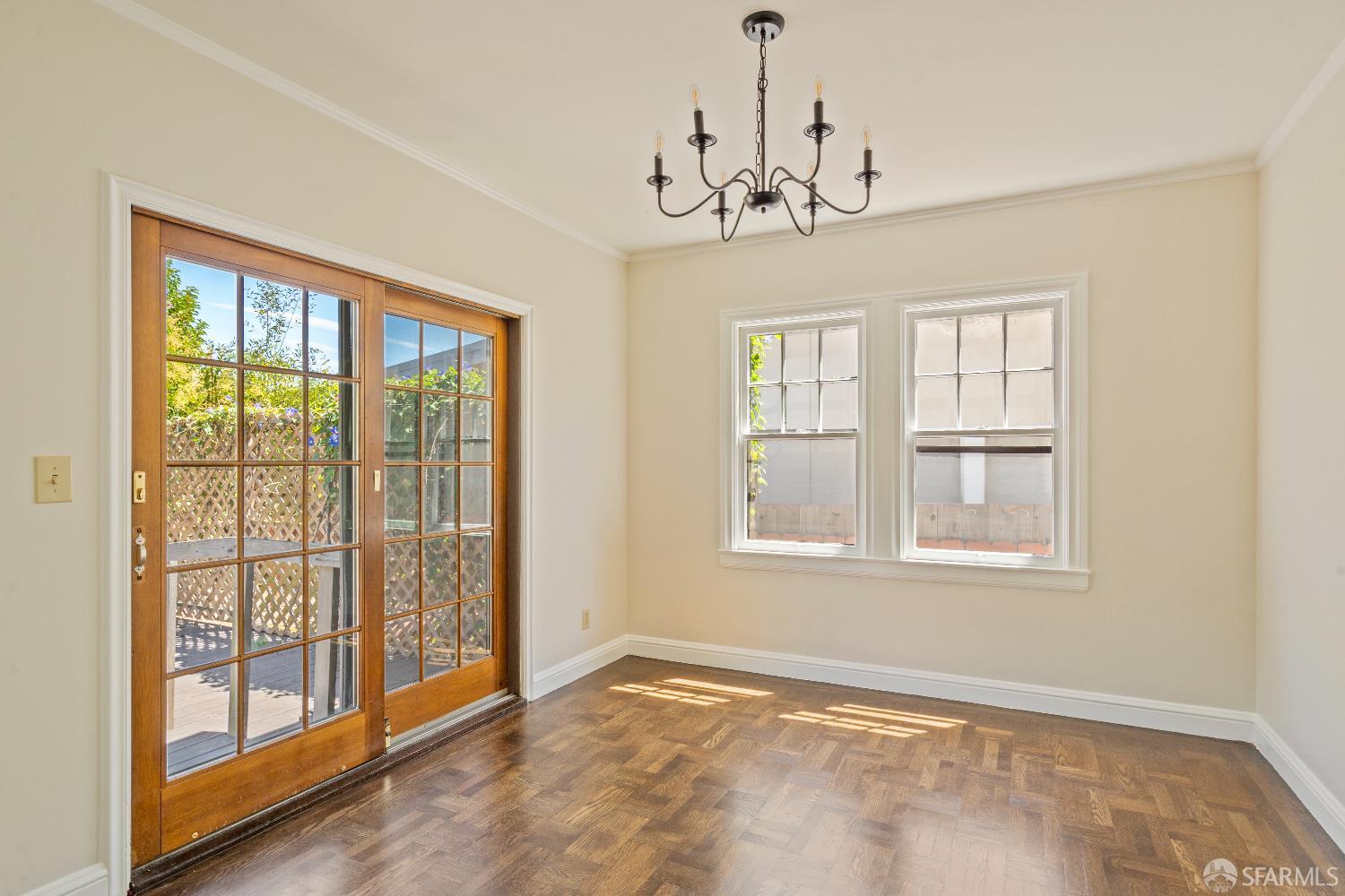 Detail Gallery Image 14 of 40 For 1232 Capuchino Ave, Burlingame,  CA 94010 - 2 Beds | 1/1 Baths