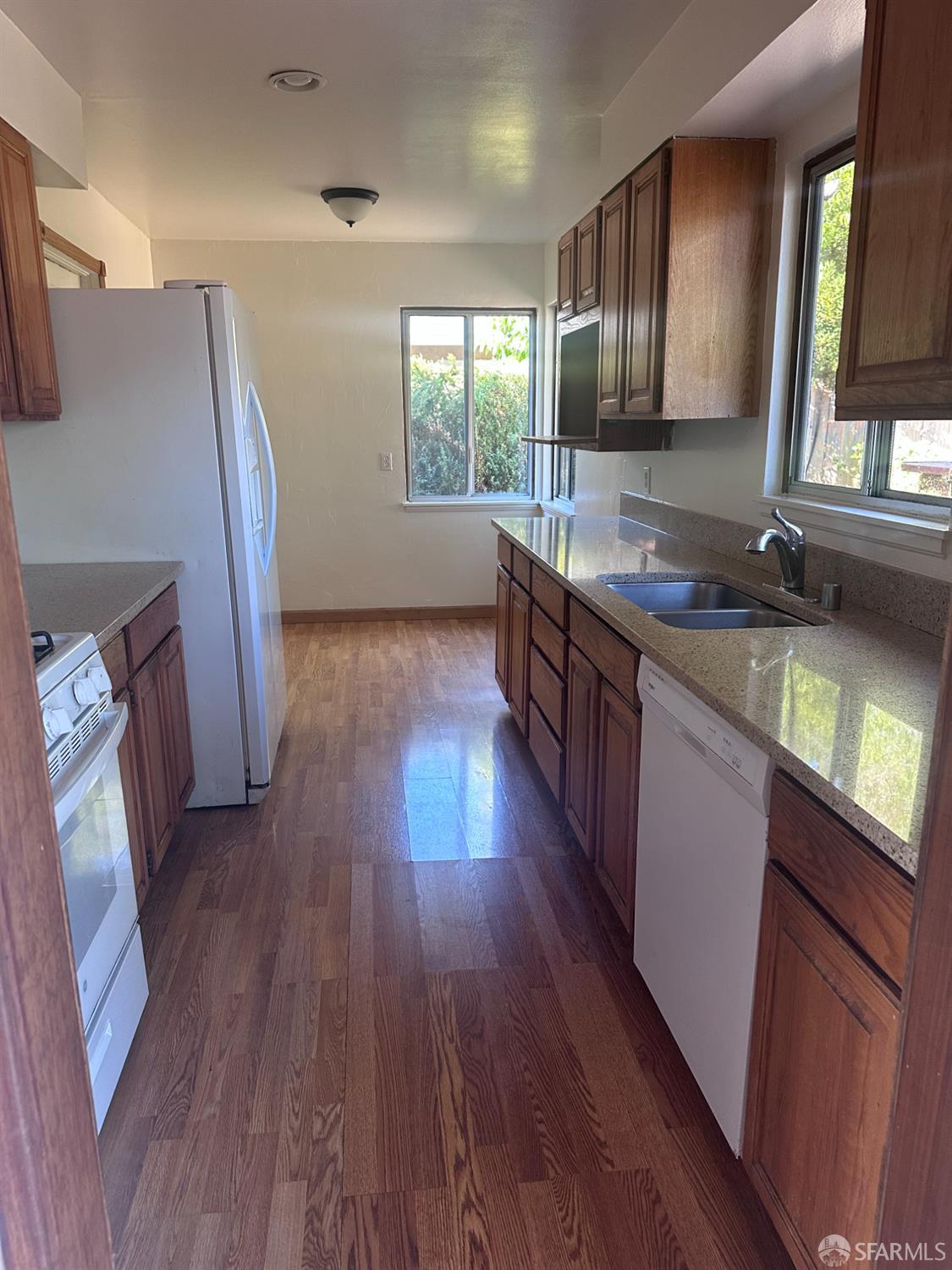 Detail Gallery Image 6 of 17 For 2425 Geraldine Dr, Pleasant Hill,  CA 94523 - 3 Beds | 1 Baths