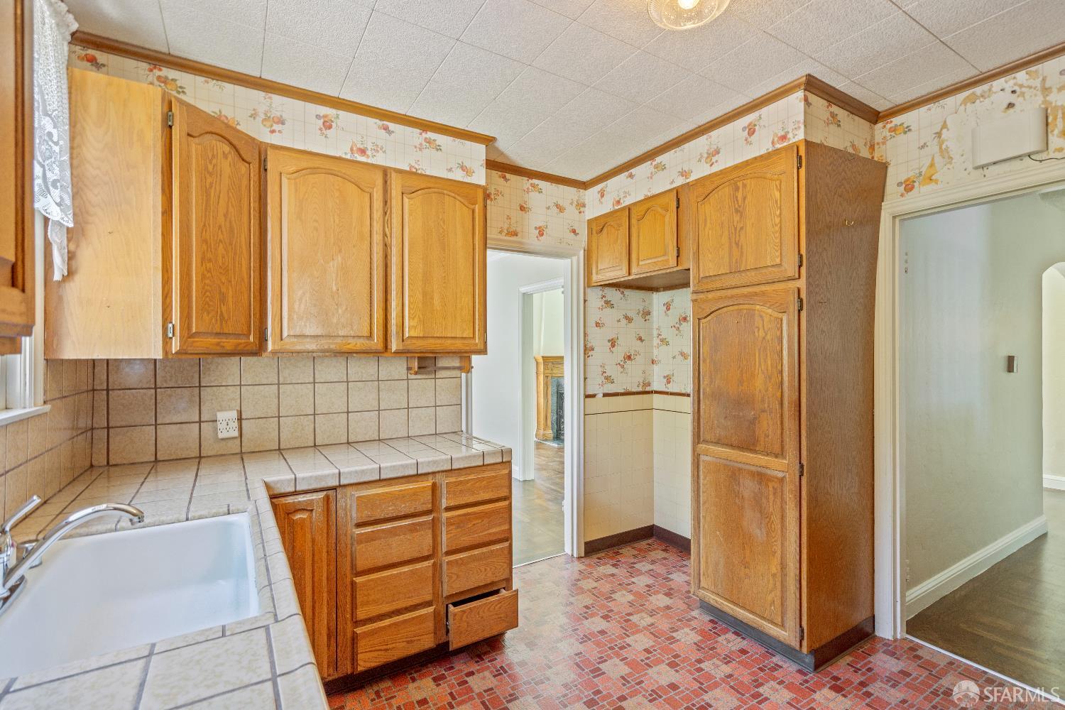 Detail Gallery Image 19 of 40 For 1232 Capuchino Ave, Burlingame,  CA 94010 - 2 Beds | 1/1 Baths