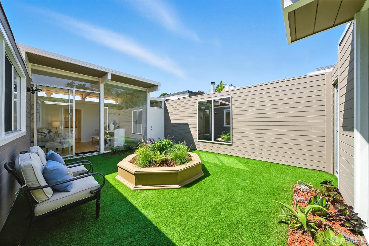 Detail Gallery Image 20 of 41 For 29 Cameo Way, San Francisco,  CA 94131 - 4 Beds | 2/1 Baths