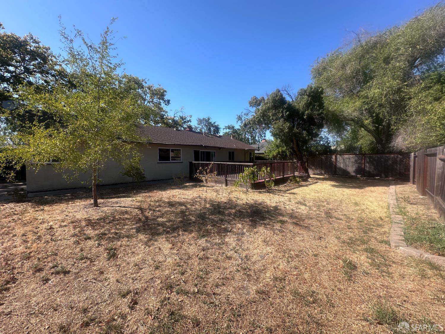 Detail Gallery Image 15 of 17 For 2425 Geraldine Dr, Pleasant Hill,  CA 94523 - 3 Beds | 1 Baths