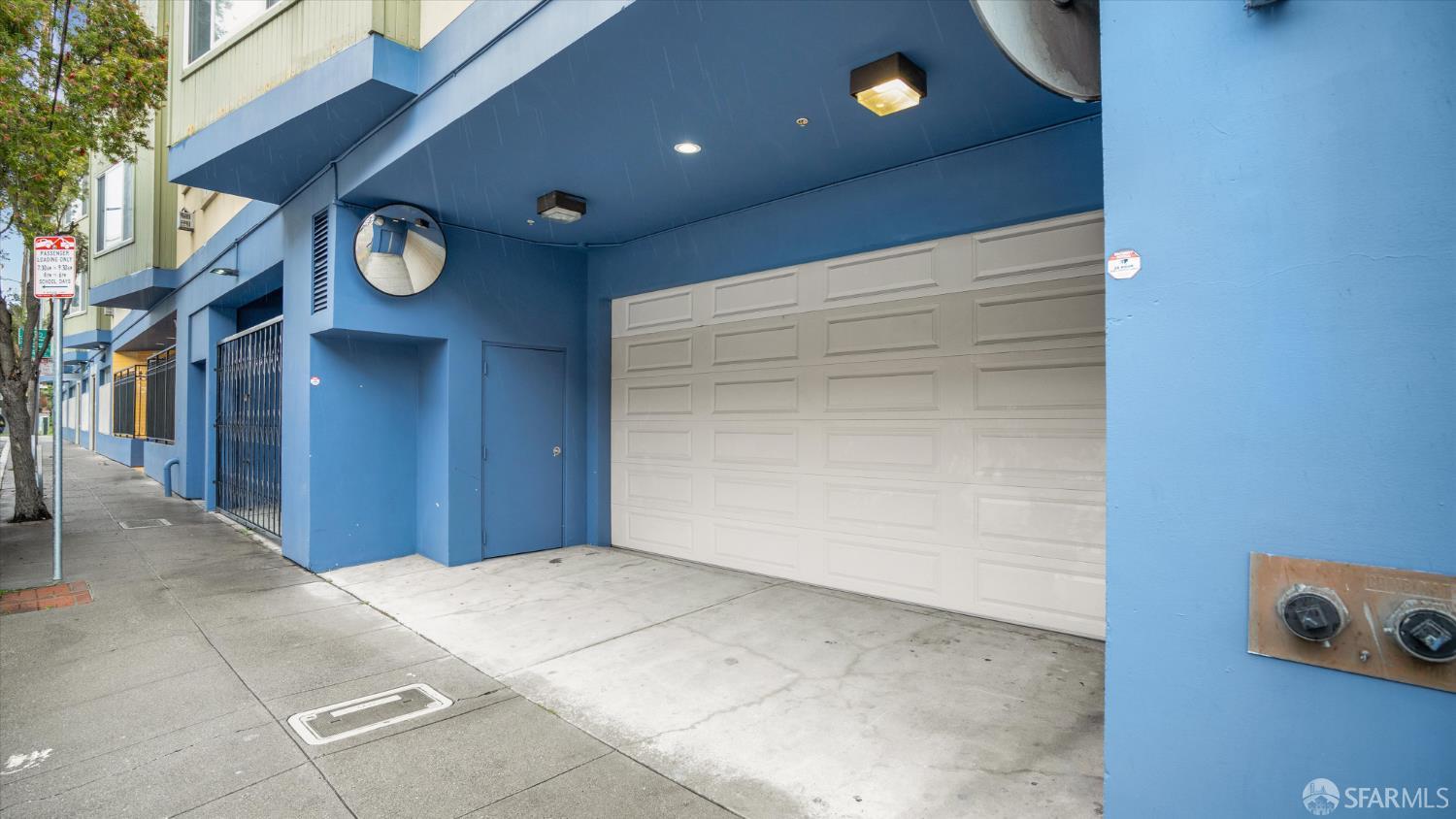 Photo #13: 425068816 Listing: Photo #13