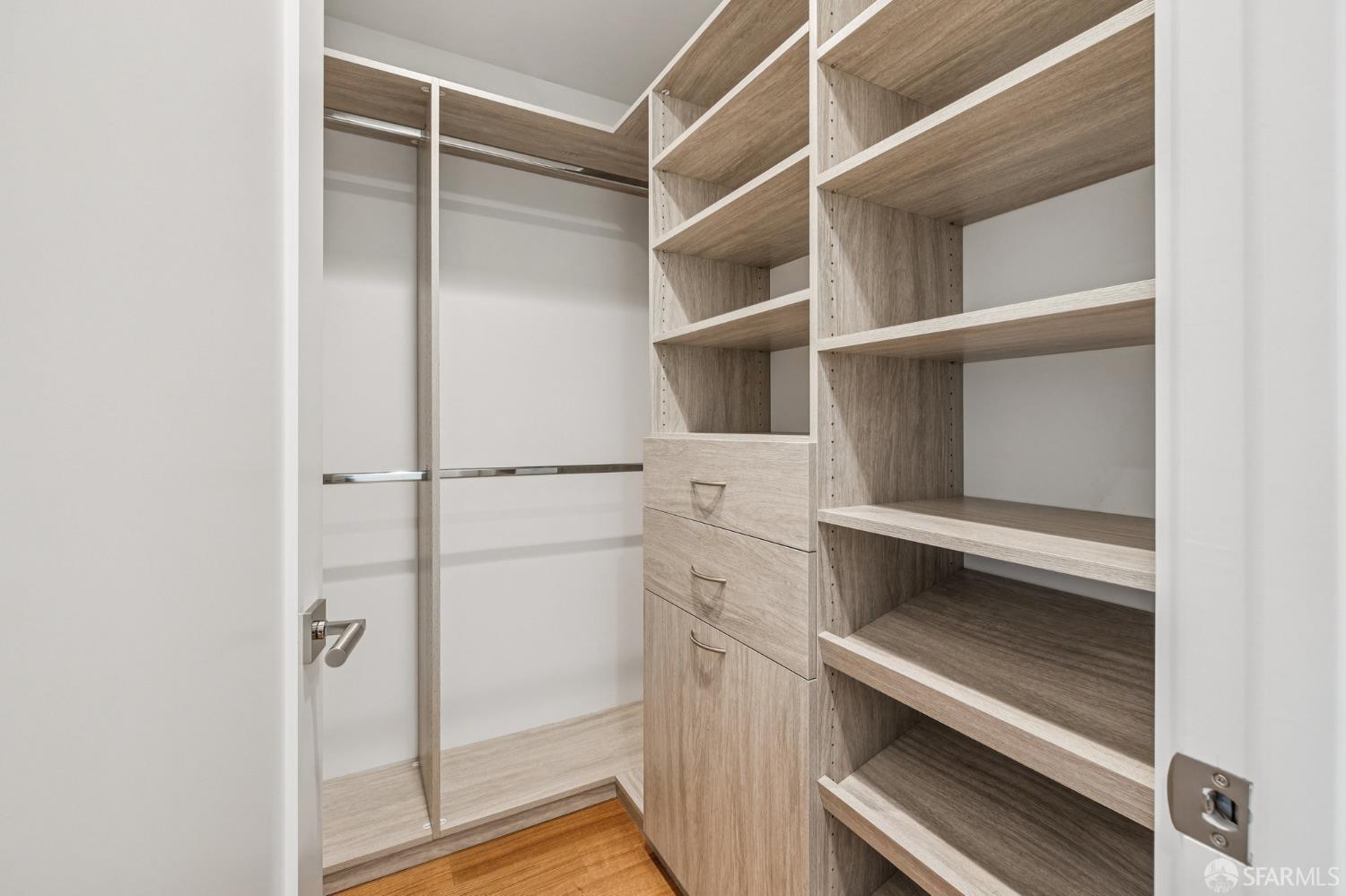 Photo #10: 425068891 Listing: Photo #10