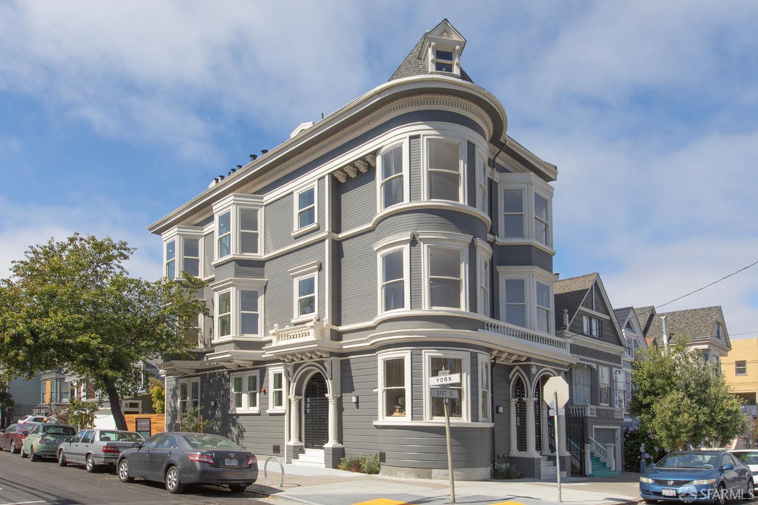 Detail Gallery Image 1 of 1 For 2701 21st St, San Francisco,  CA 94110 - 3 Beds | 2 Baths