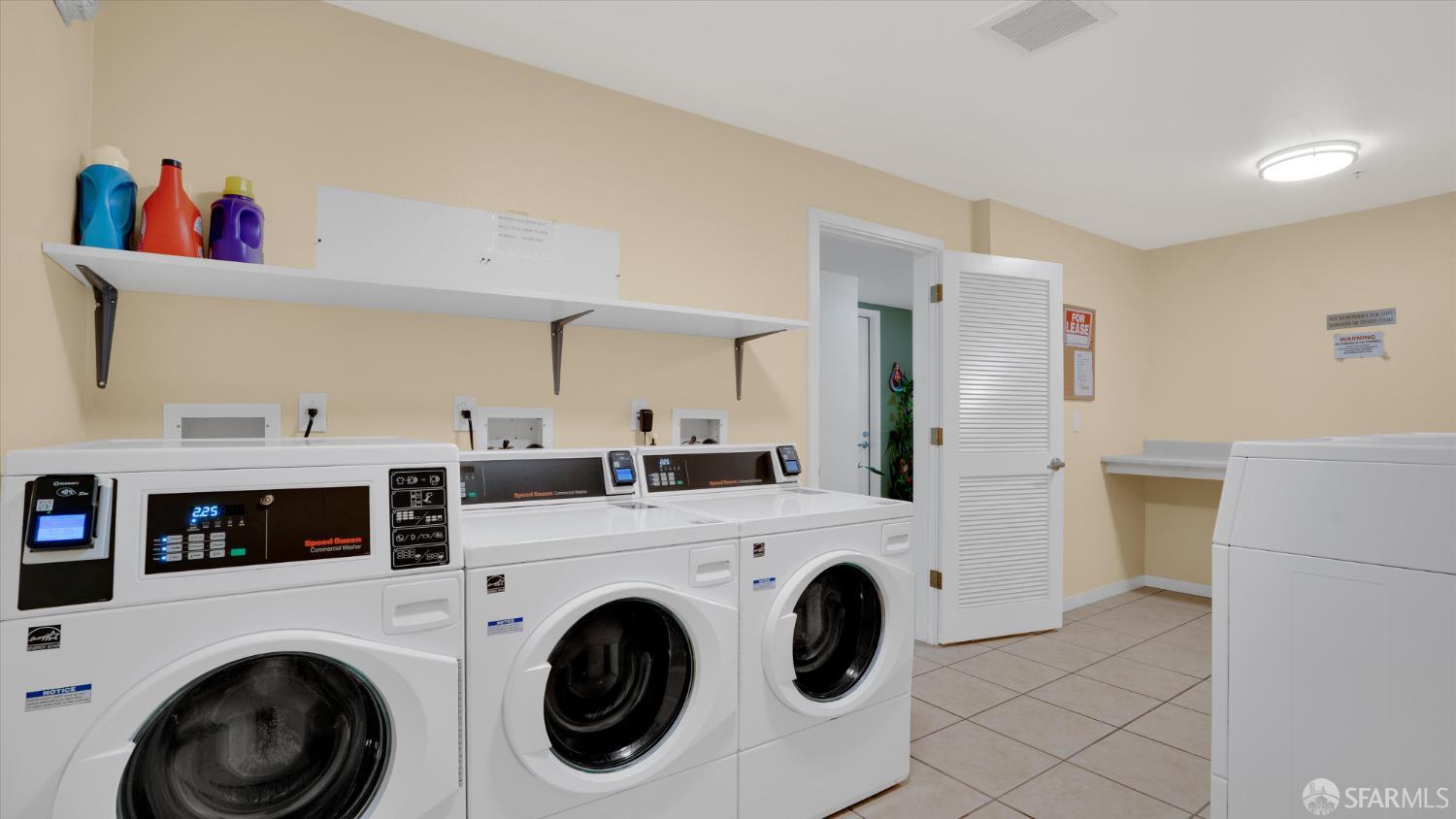 Photo #12: 425068816 Listing: Photo #12