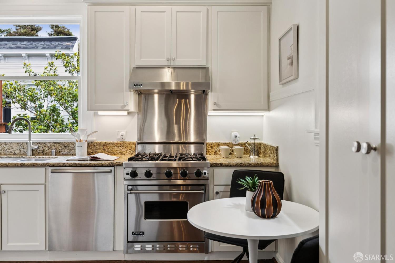 Detail Gallery Image 12 of 24 For 440 Laurel St, San Francisco,  CA 94118 - 2 Beds | 1 Baths