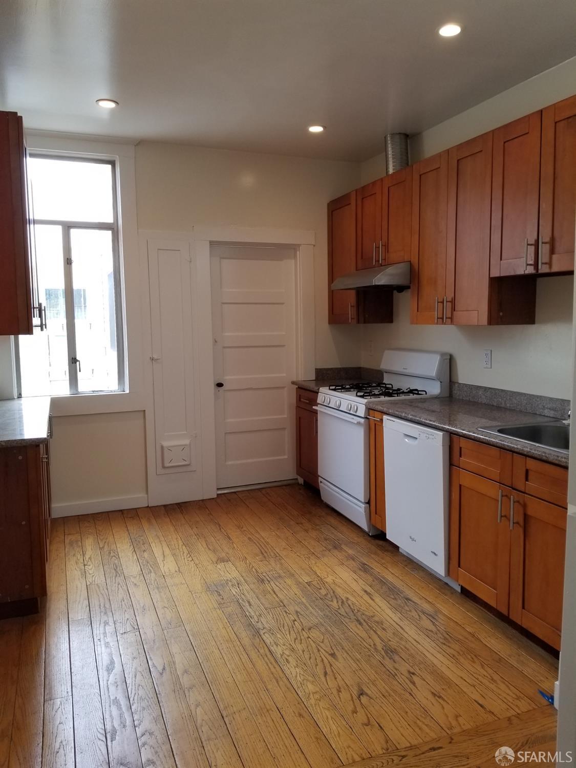 Detail Gallery Image 16 of 23 For 831 Arguello Blvd, San Francisco,  CA 94118 - – Beds | – Baths