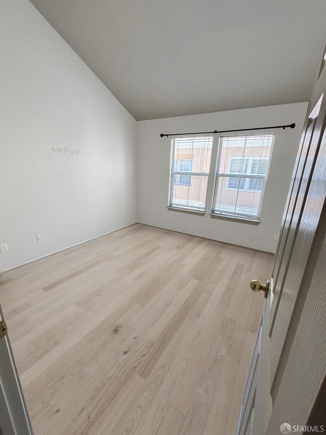 Detail Gallery Image 8 of 12 For 441 Camille Cir #13,  San Jose,  CA 95134 - 3 Beds | 2/1 Baths