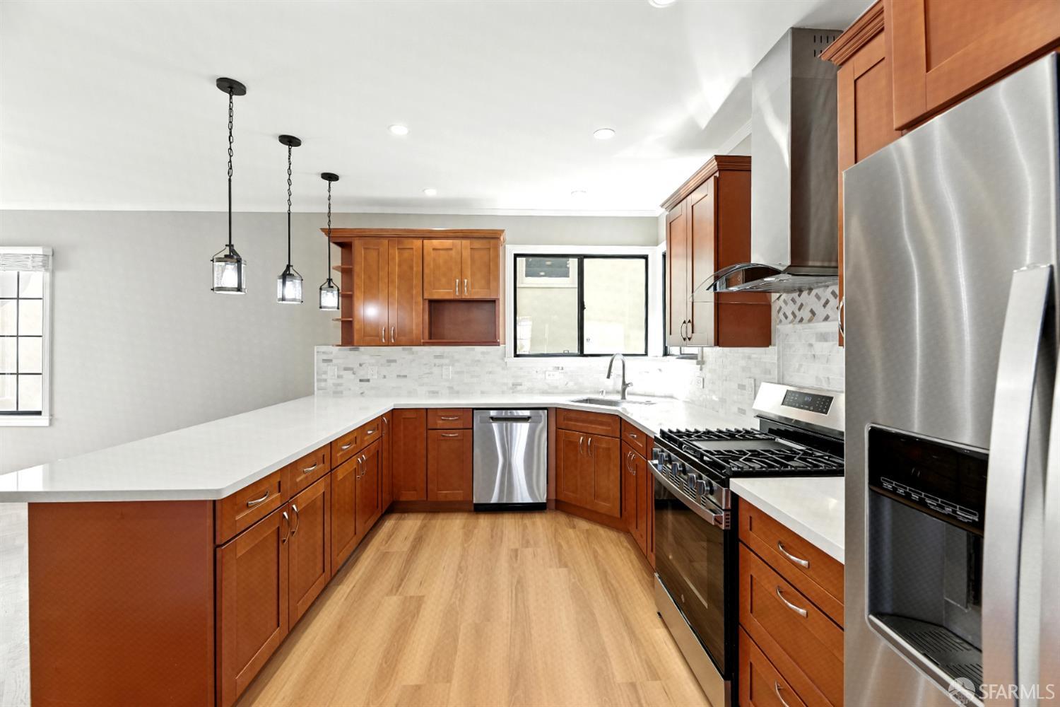 Detail Gallery Image 8 of 38 For 2801 Ocean Ave, San Francisco,  CA 94132 - 4 Beds | 3/1 Baths