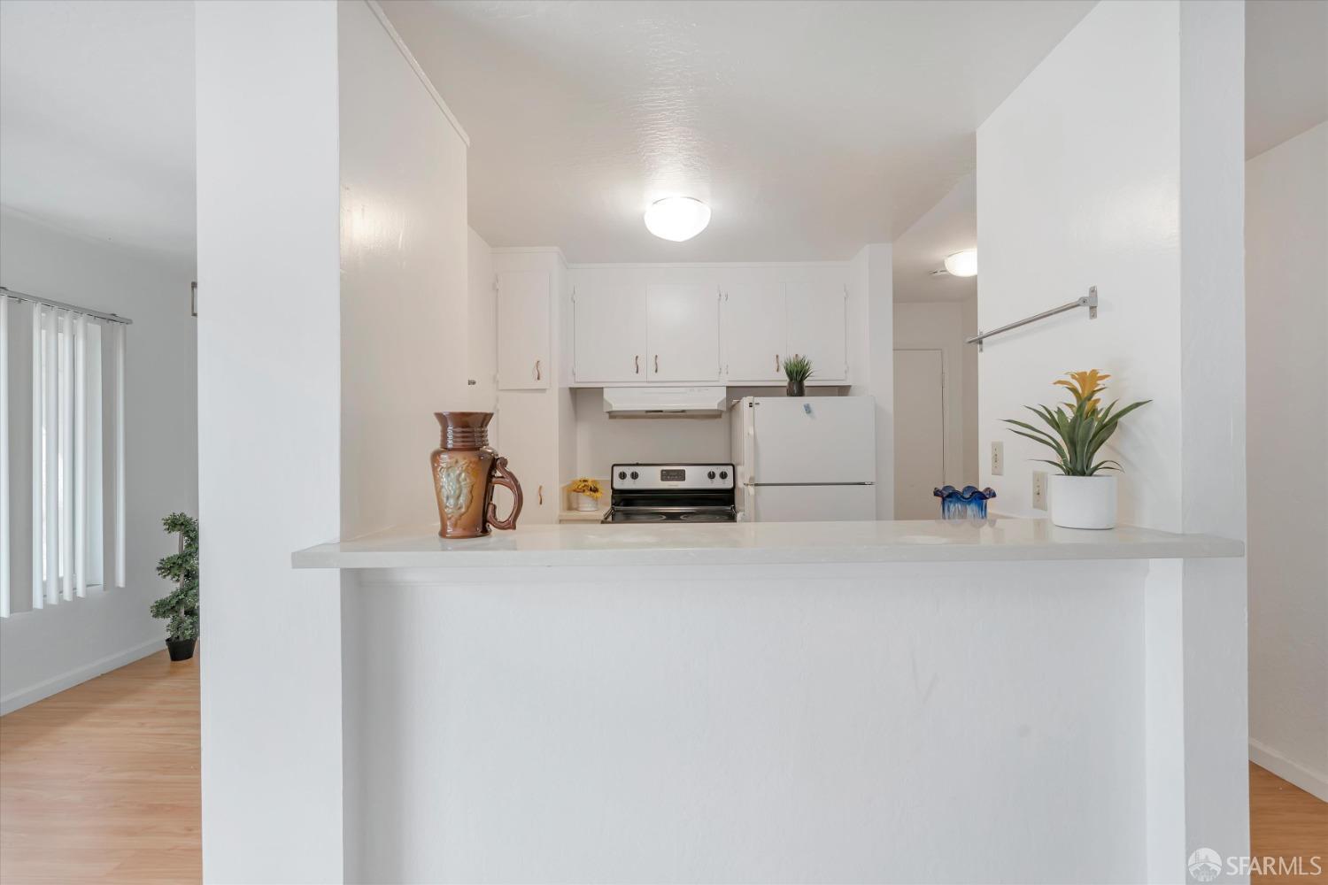 Detail Gallery Image 9 of 24 For 2201 Virginia St #3,  Berkeley,  CA 94709 - 1 Beds | 1 Baths
