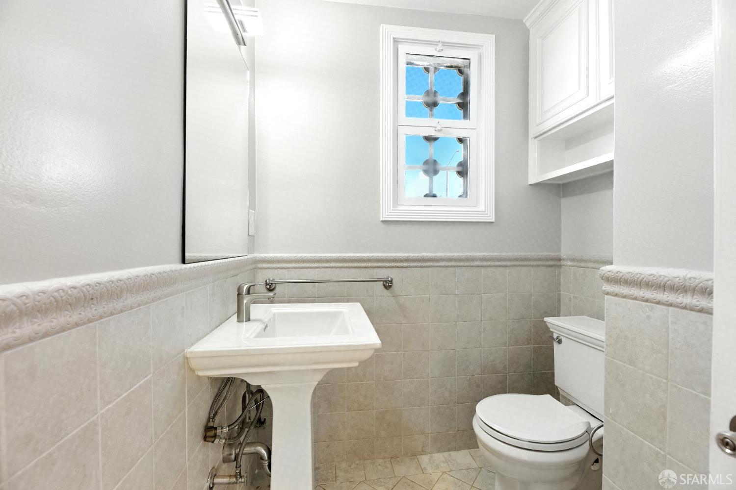 Detail Gallery Image 6 of 38 For 2801 Ocean Ave, San Francisco,  CA 94132 - 4 Beds | 3/1 Baths