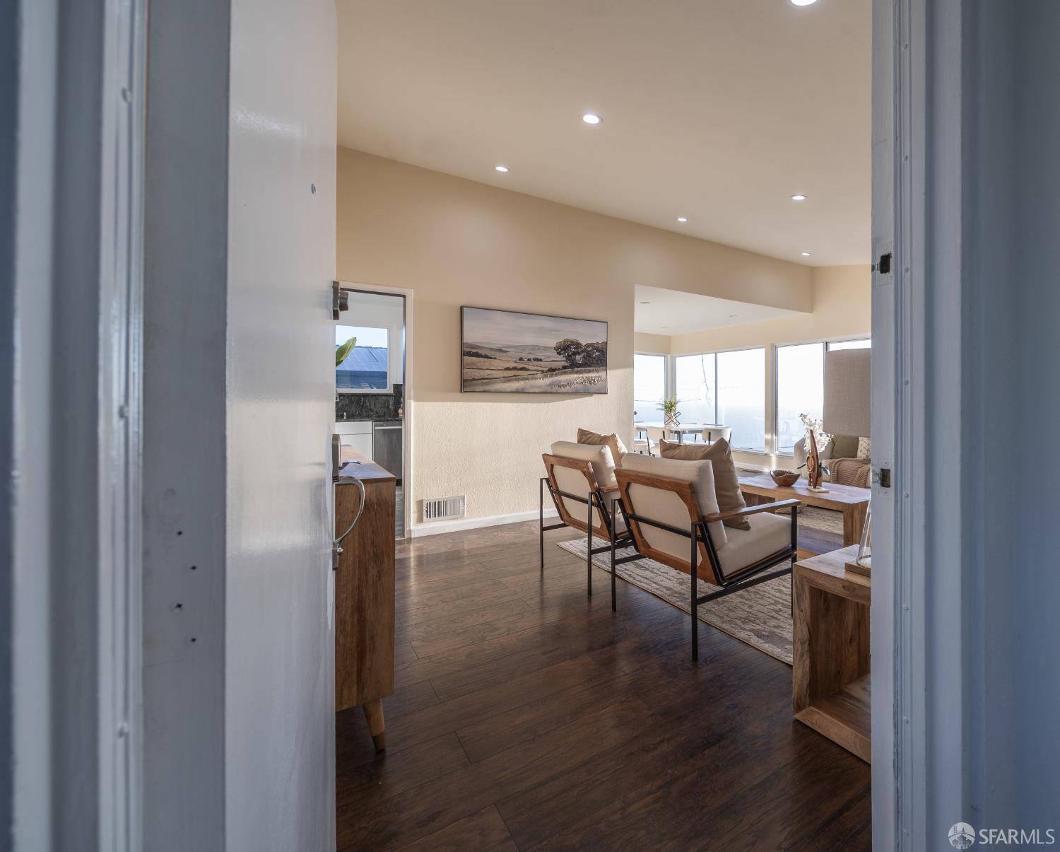 Detail Gallery Image 4 of 55 For 74 Clearview Dr, Daly City,  CA 94015 - 5 Beds | 4 Baths