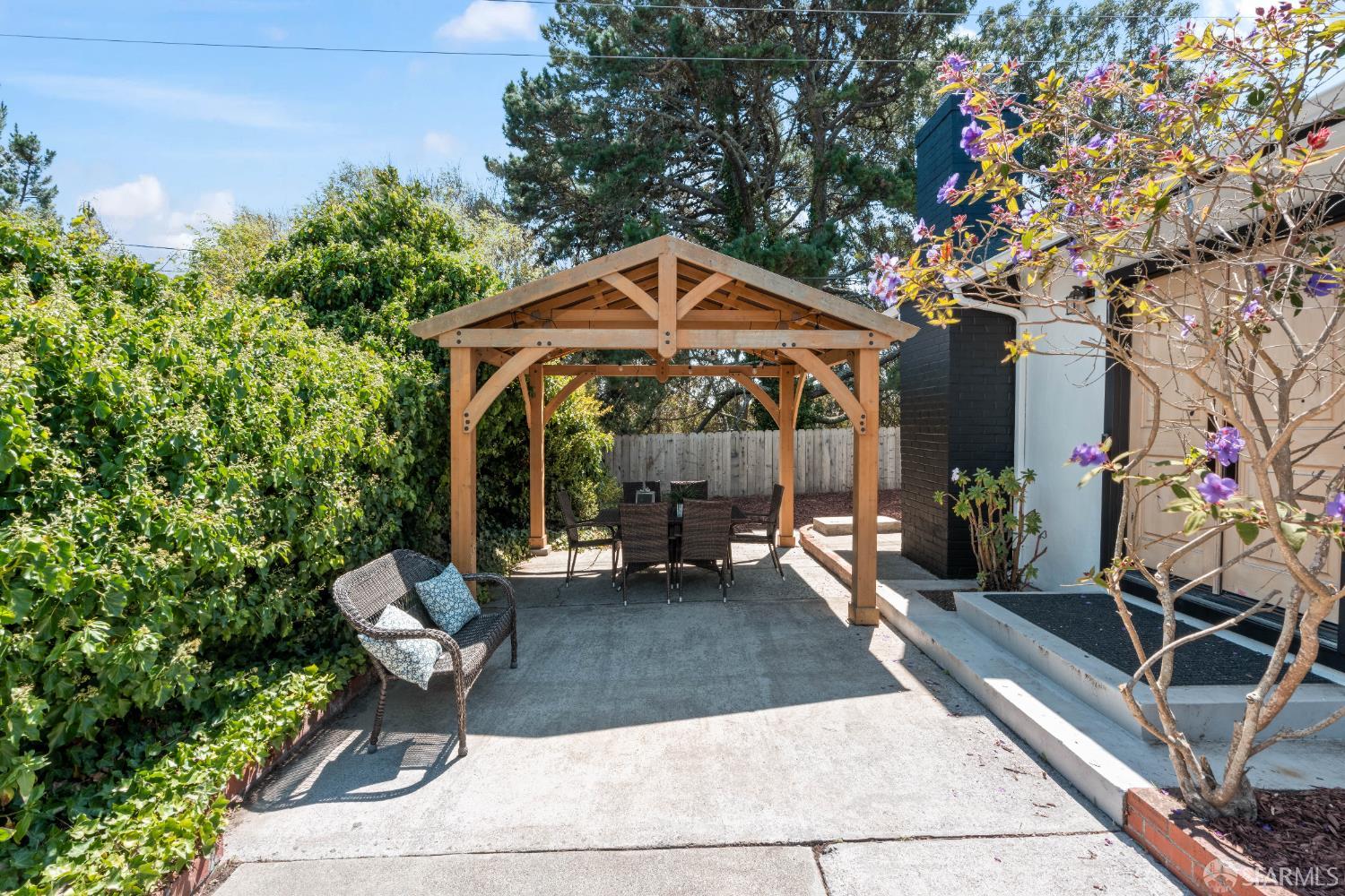 Detail Gallery Image 28 of 49 For 2491 Catalpa Way, San Bruno,  CA 94066 - 3 Beds | 2 Baths