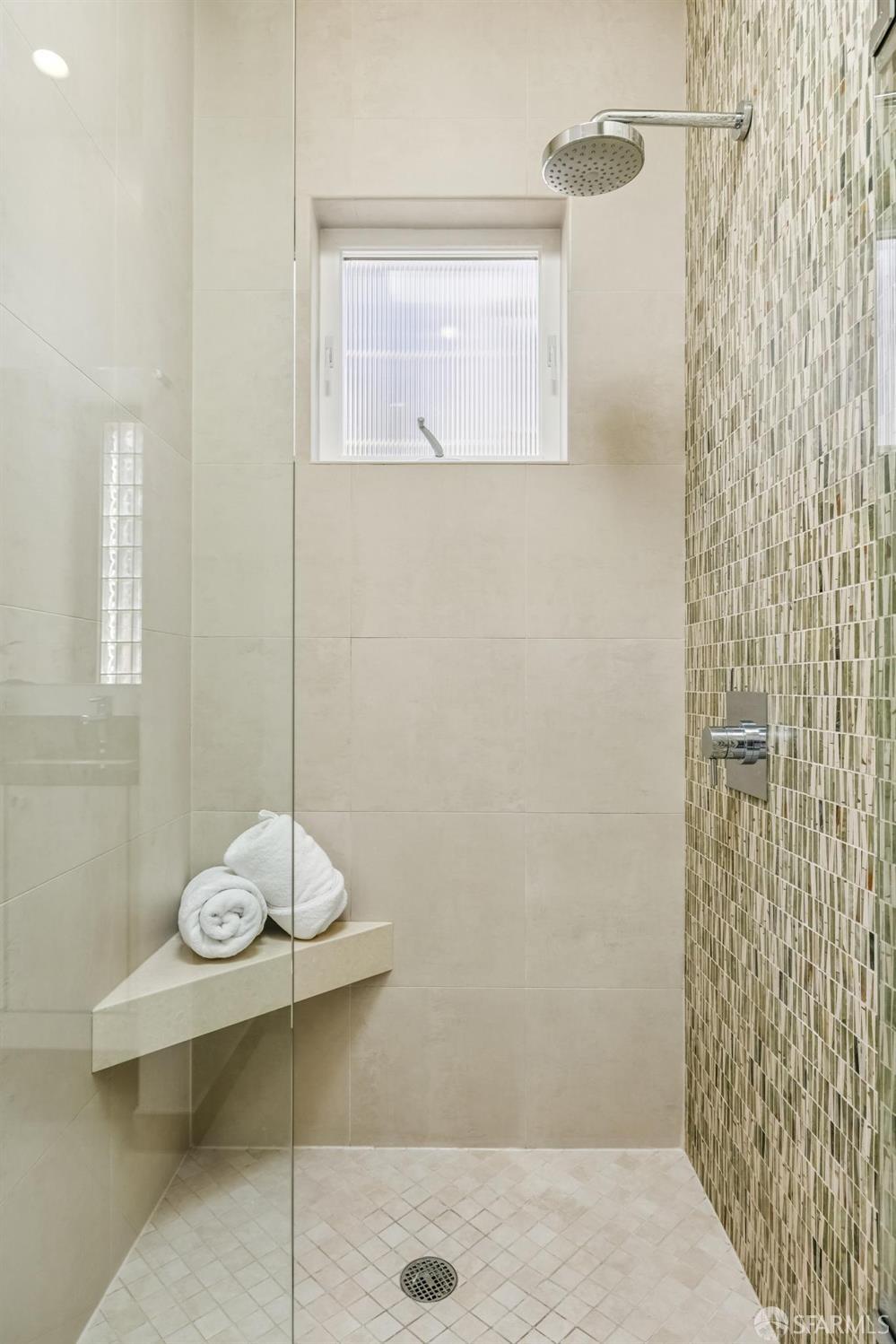 Detail Gallery Image 22 of 34 For 1653 Washington St, San Francisco,  CA 94109 - 3 Beds | 2 Baths