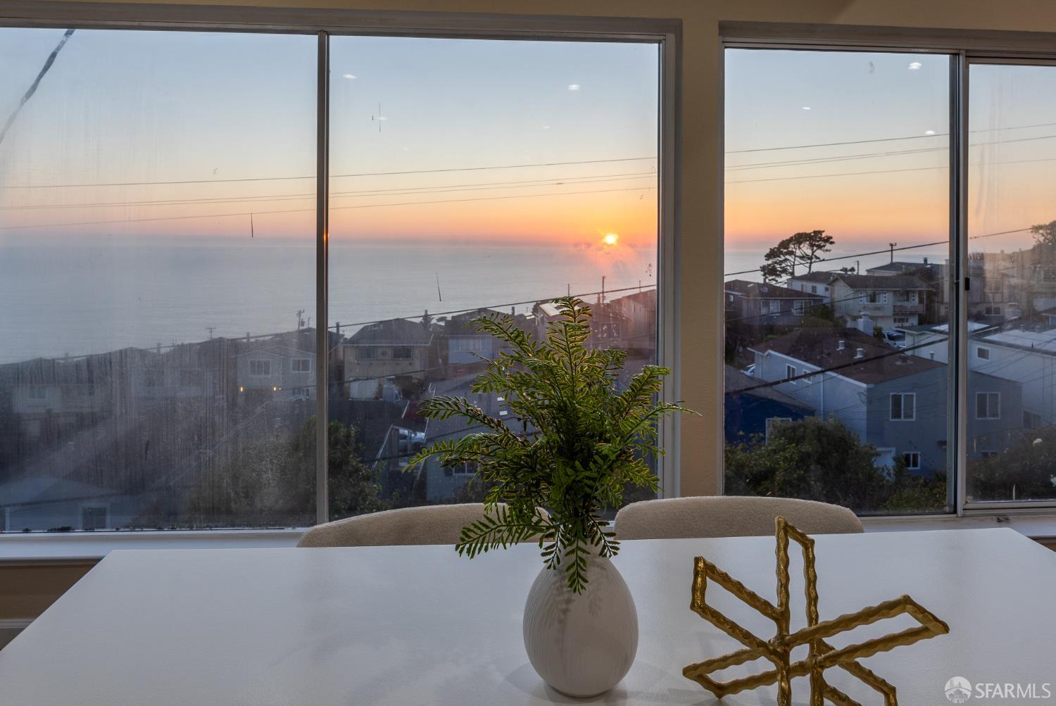 Detail Gallery Image 6 of 55 For 74 Clearview Dr, Daly City,  CA 94015 - 5 Beds | 4 Baths